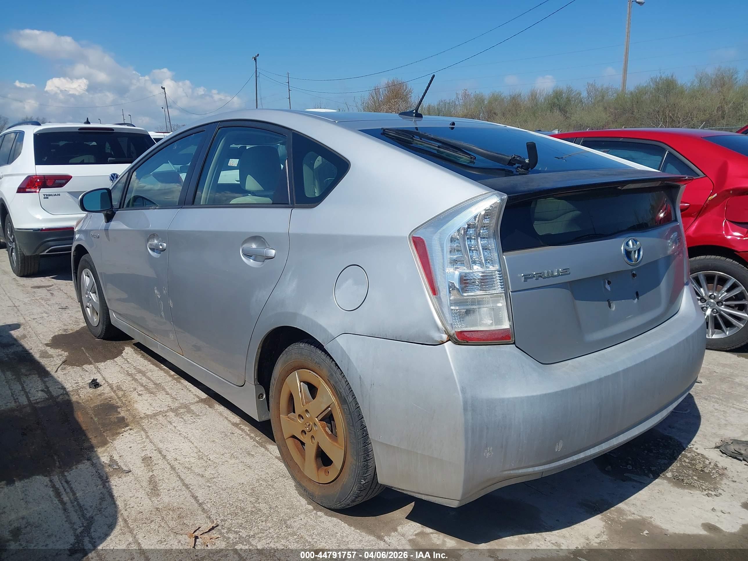 TOYOTA PRIUS image 3