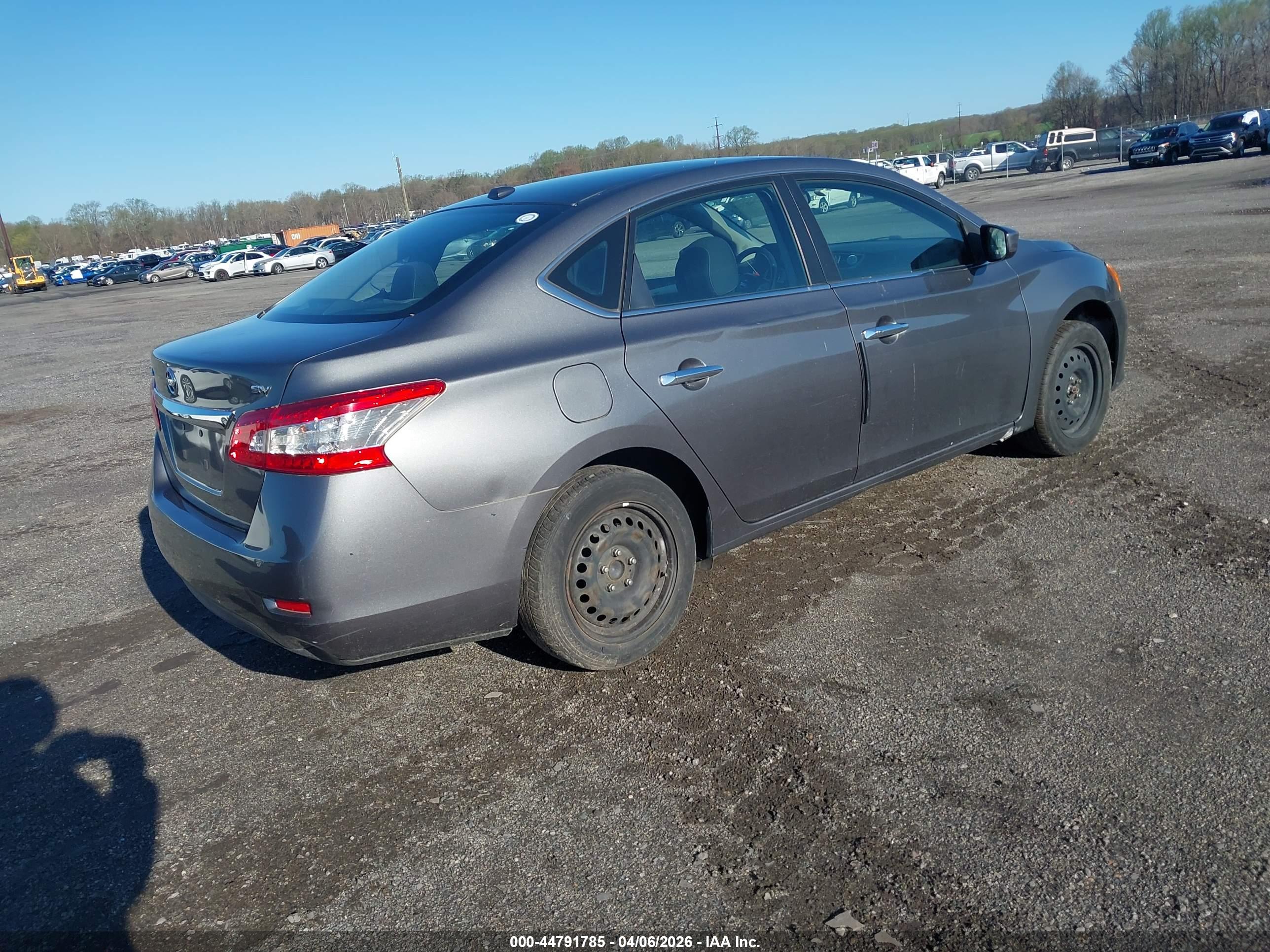 NISSAN SENTRA image 4