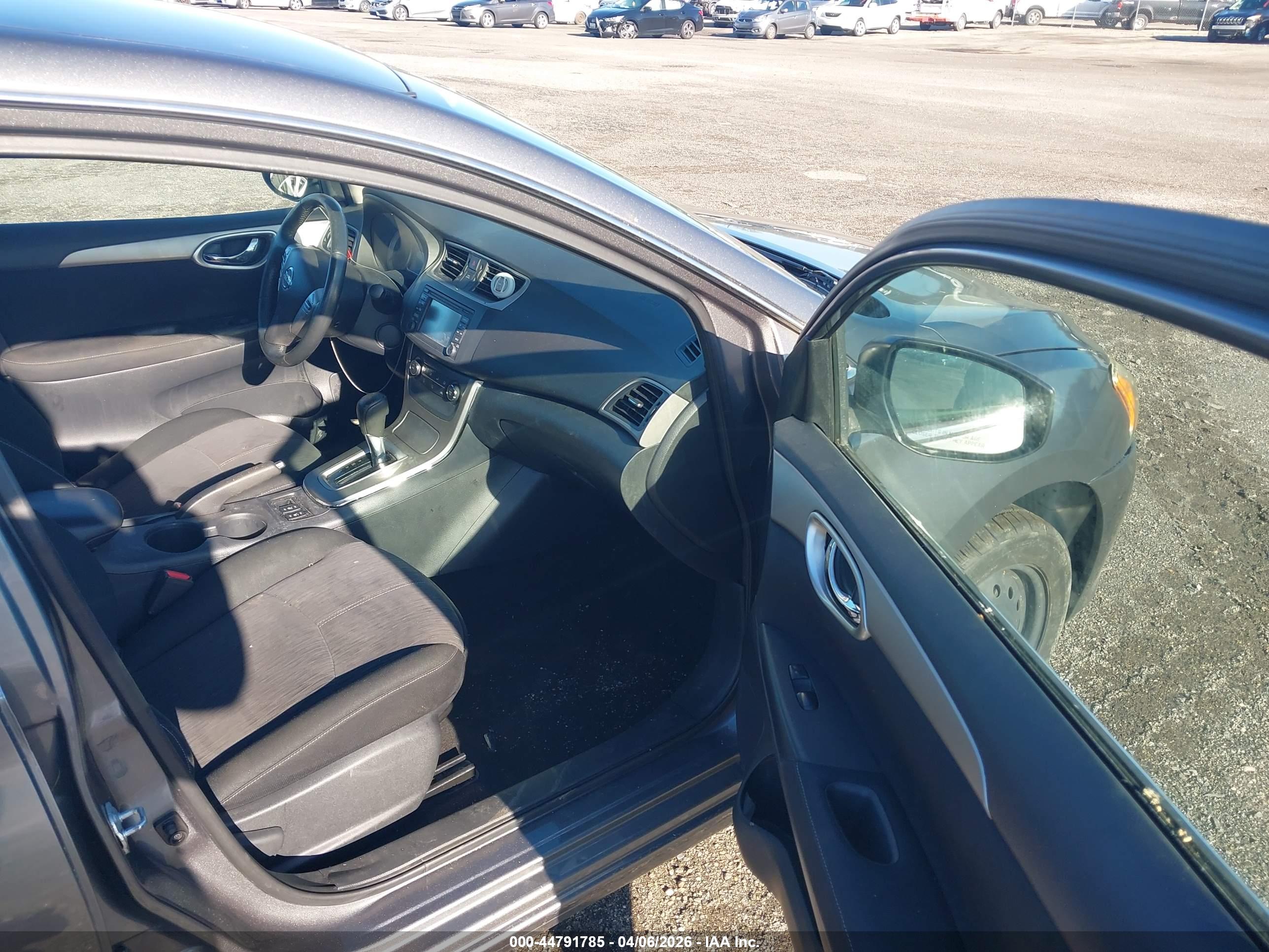 NISSAN SENTRA image 5