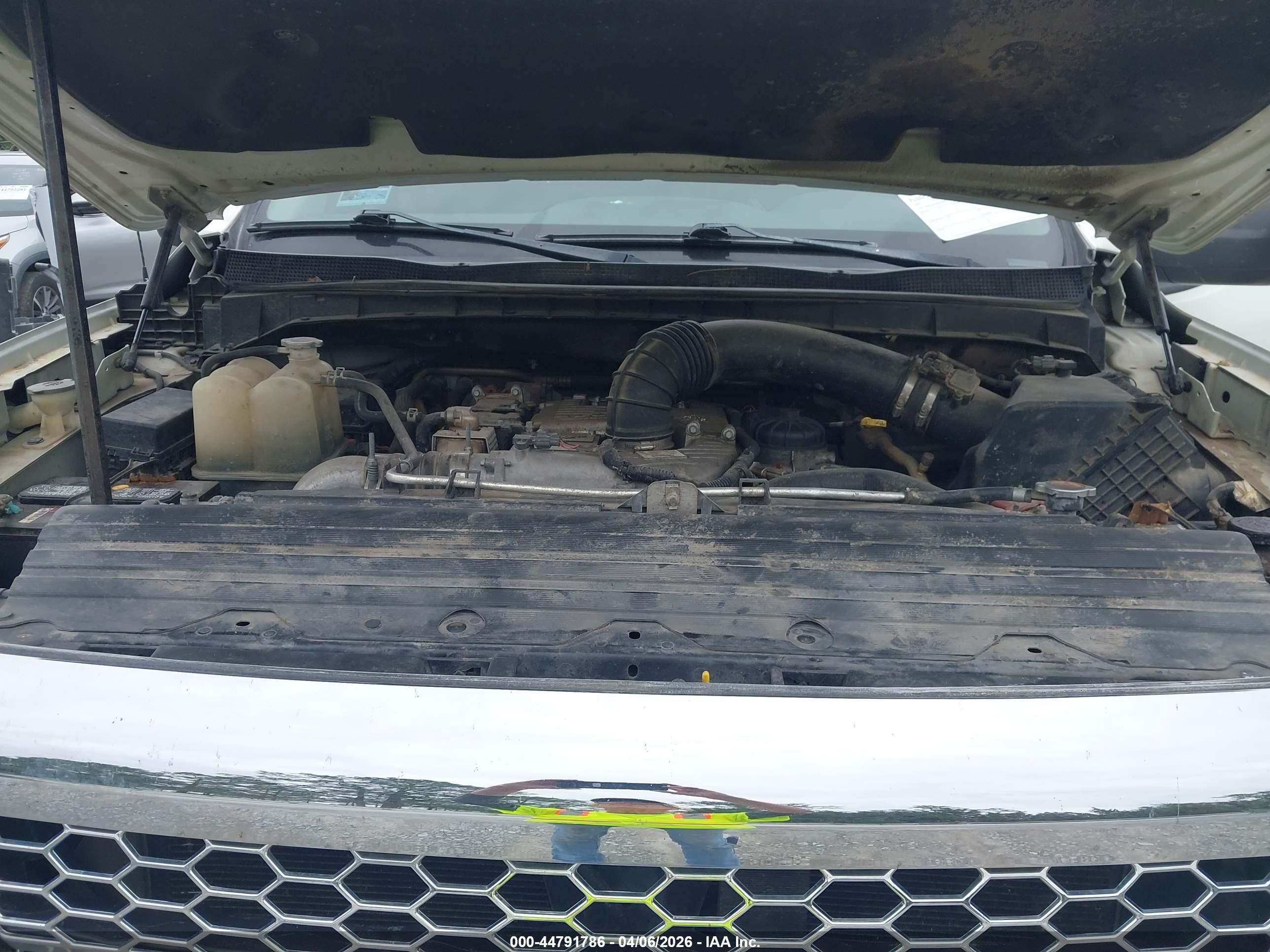 NISSAN TITAN image 10