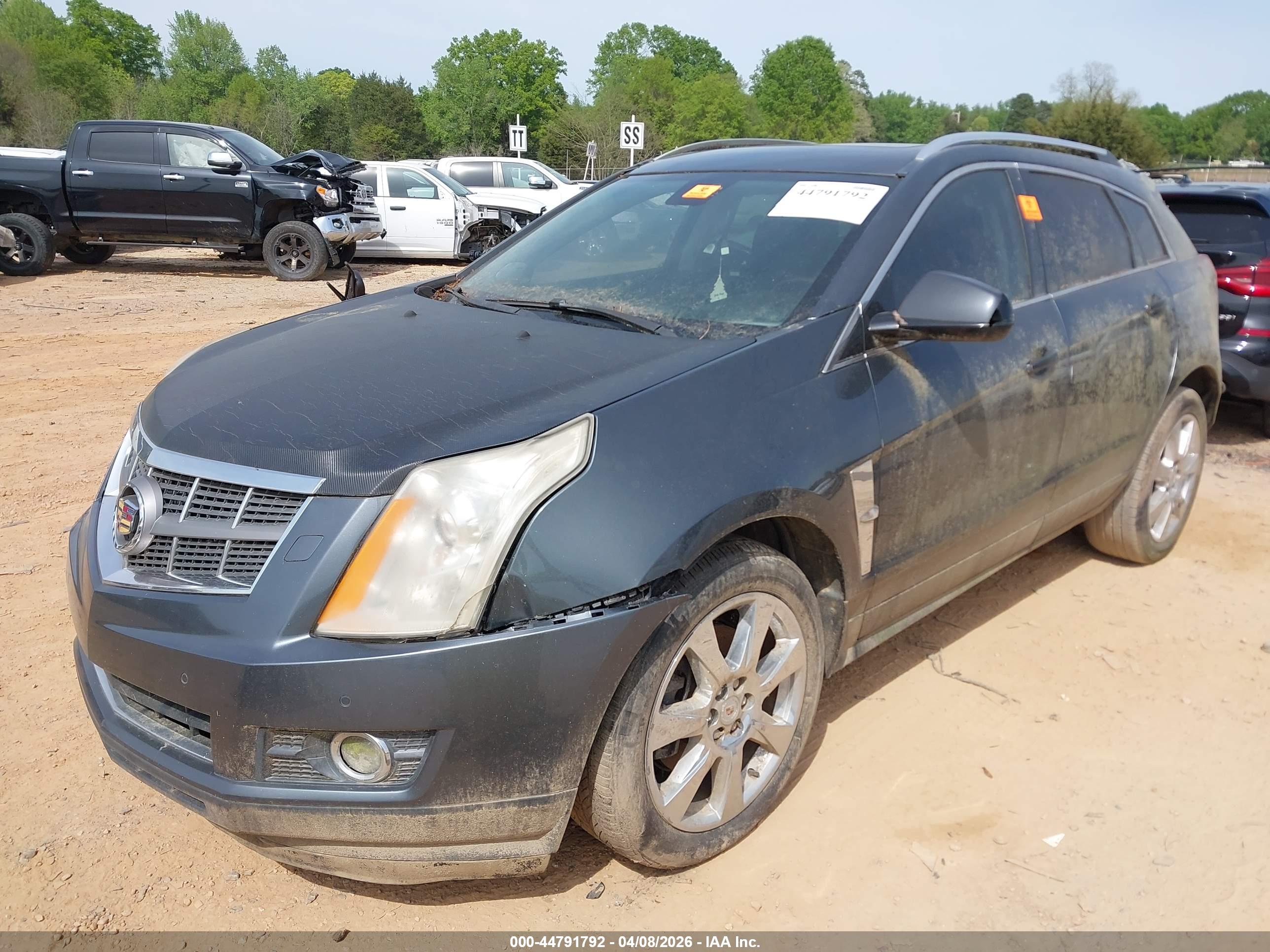 CADILLAC SRX image 2