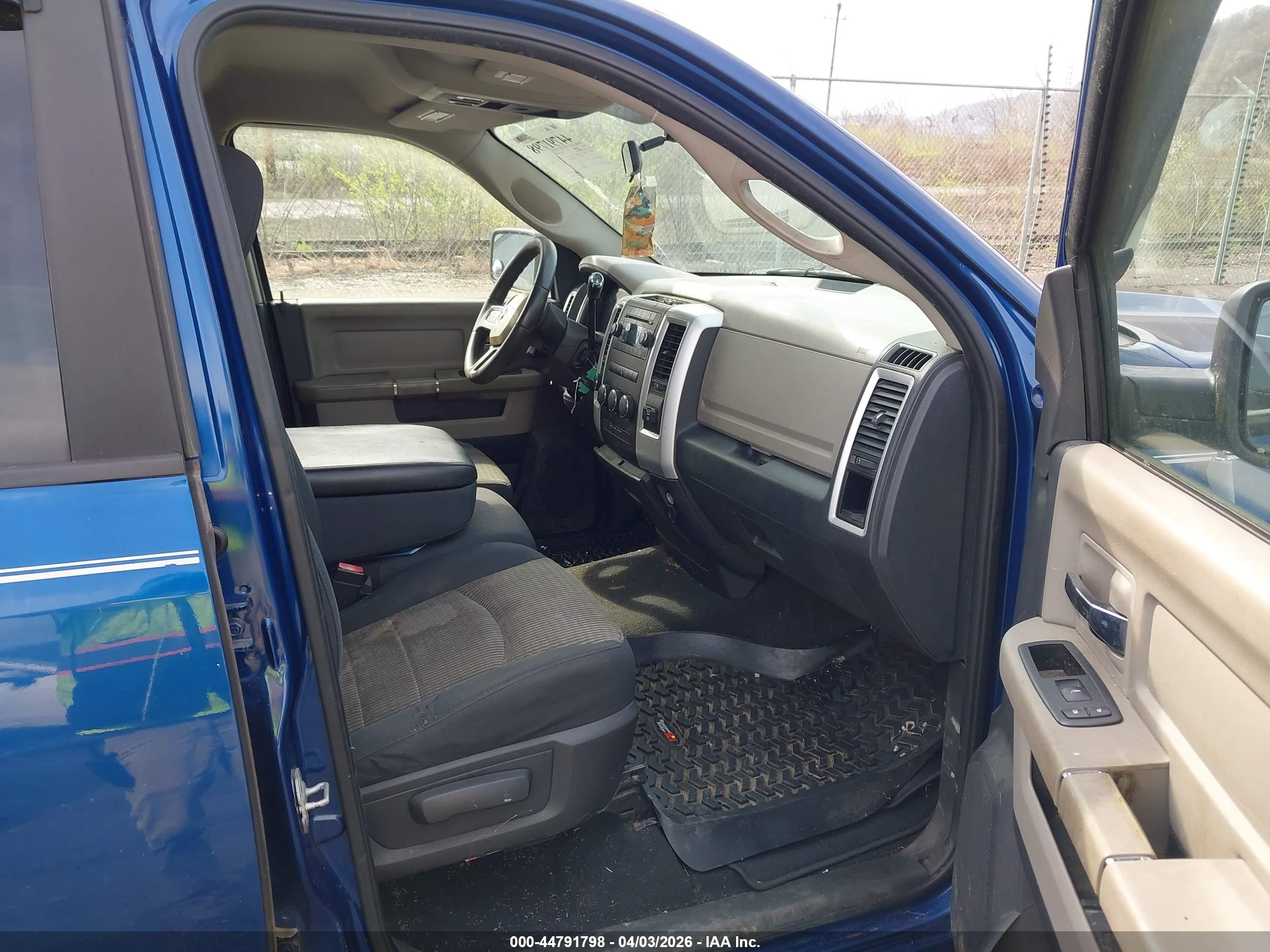 DODGE RAM image 5