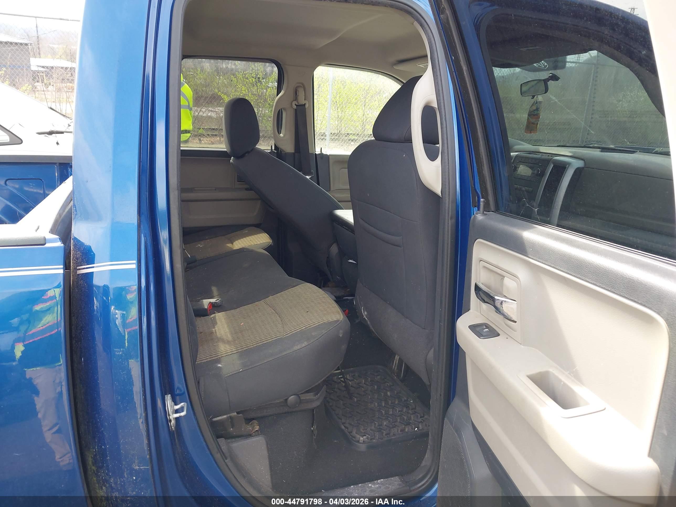 DODGE RAM image 8