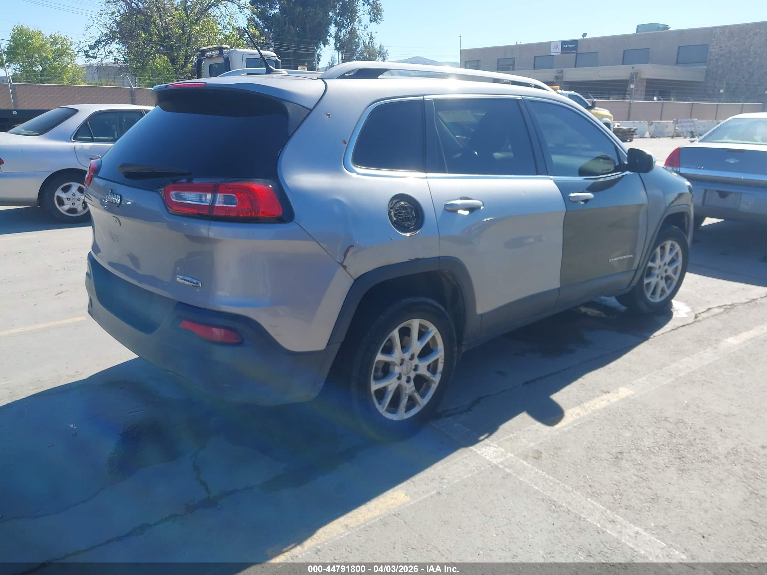 JEEP CHEROKEE image 4