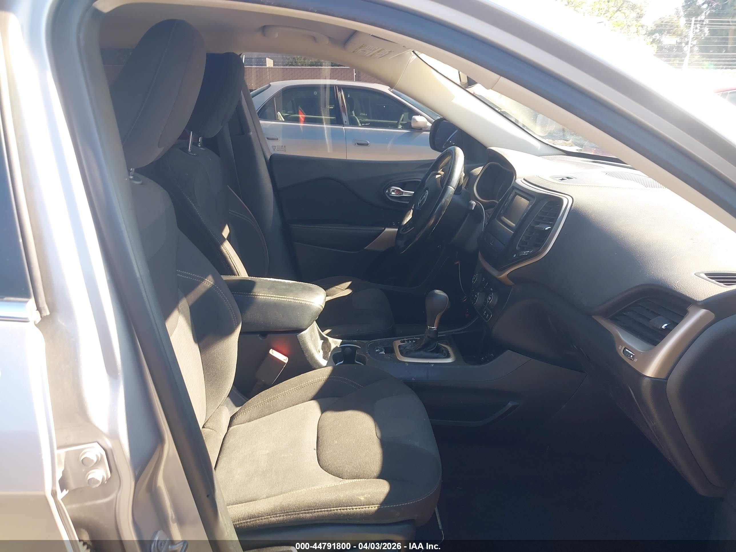 JEEP CHEROKEE image 5