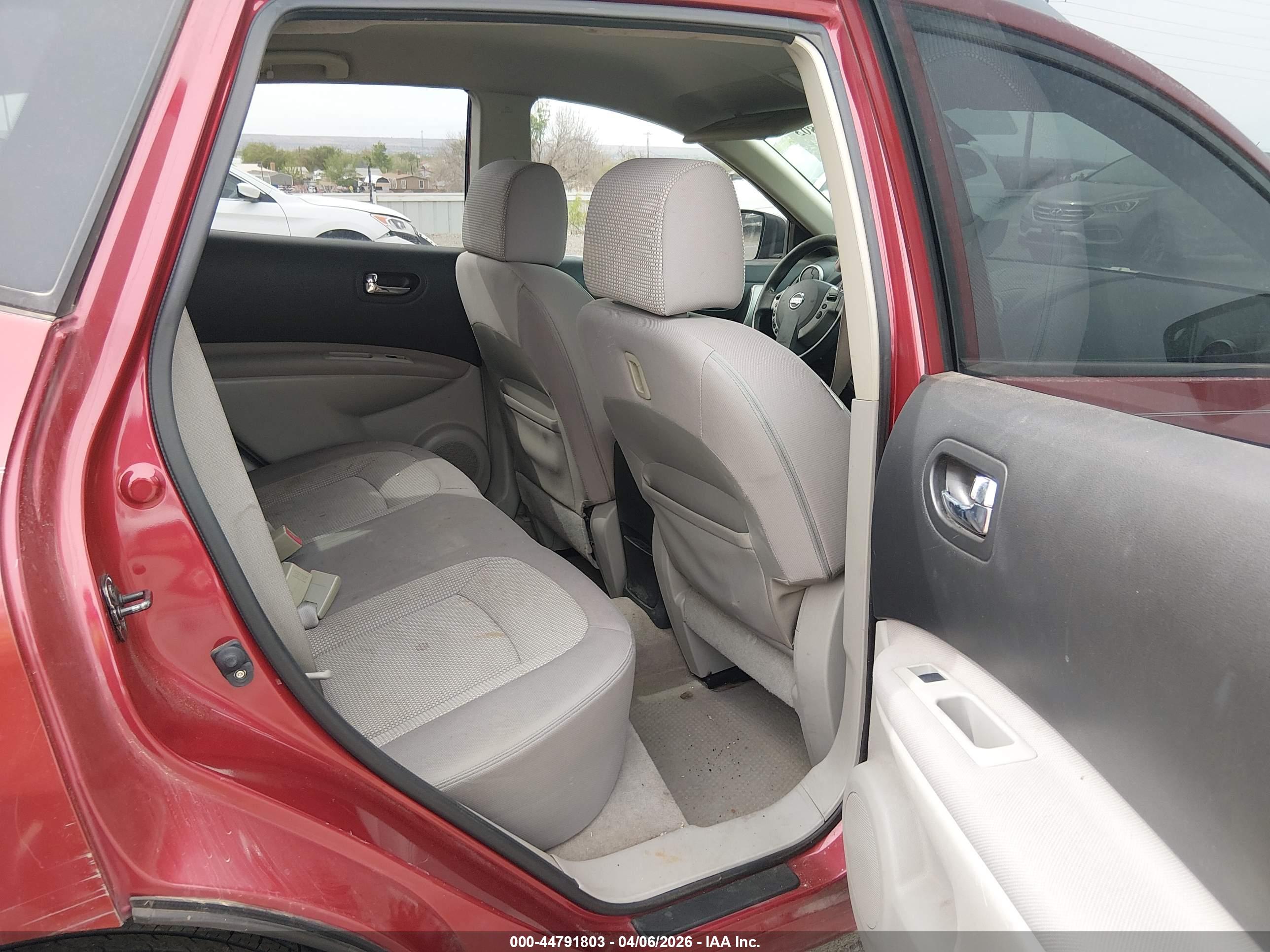 NISSAN ROGUE image 8