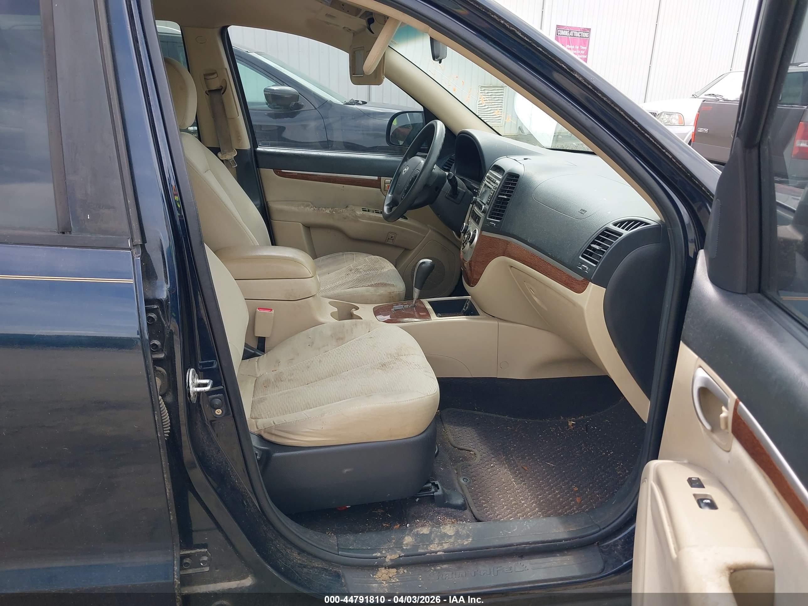 HYUNDAI SANTA image 5