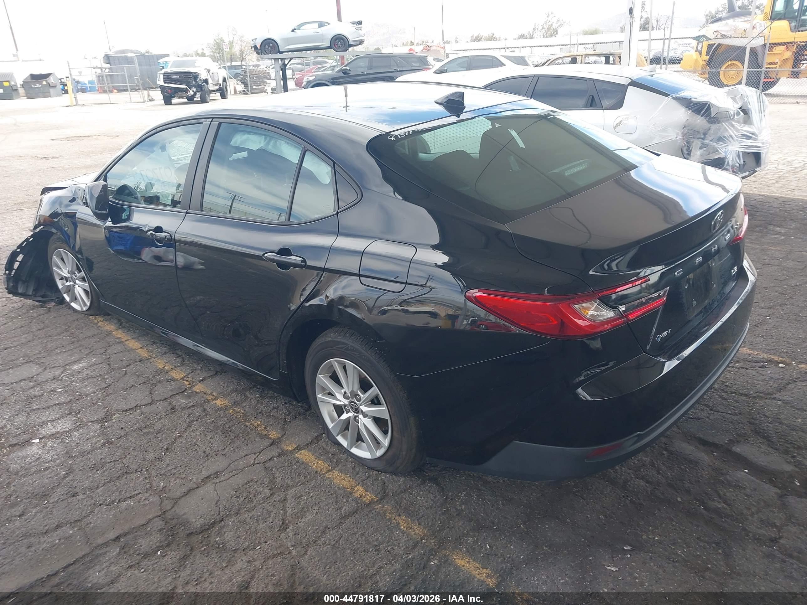 TOYOTA CAMRY image 3