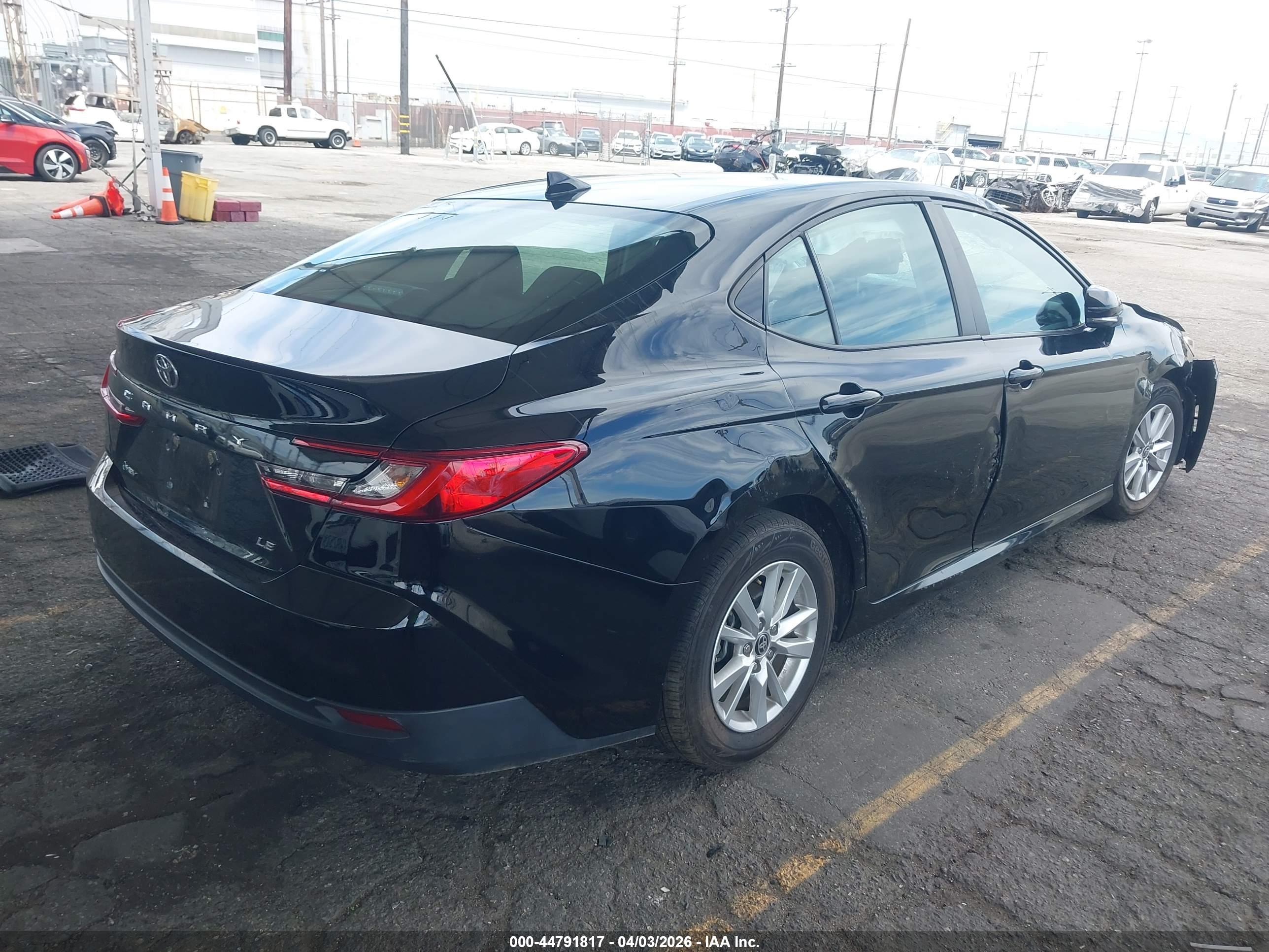 TOYOTA CAMRY image 4