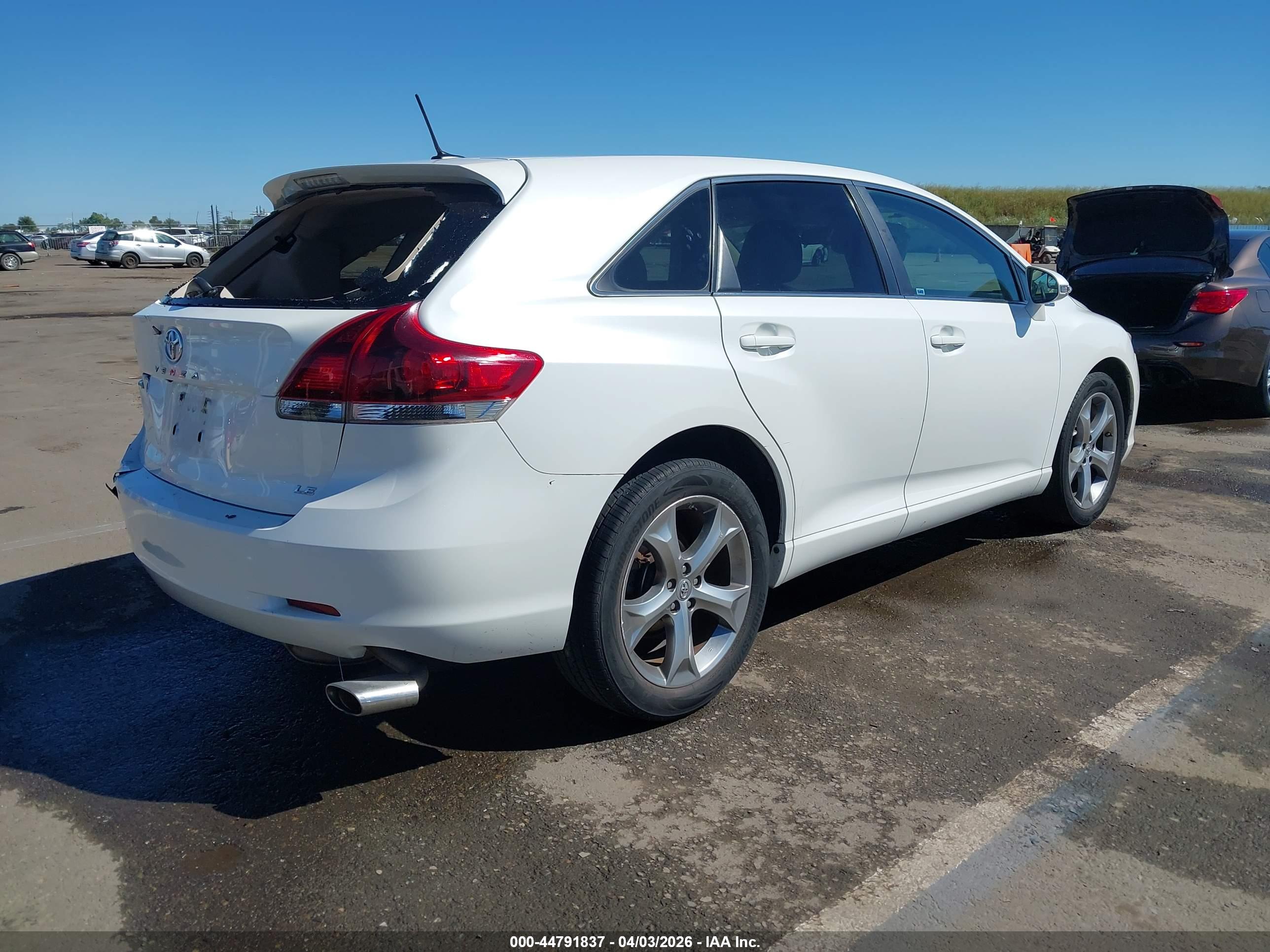 TOYOTA VENZA image 4