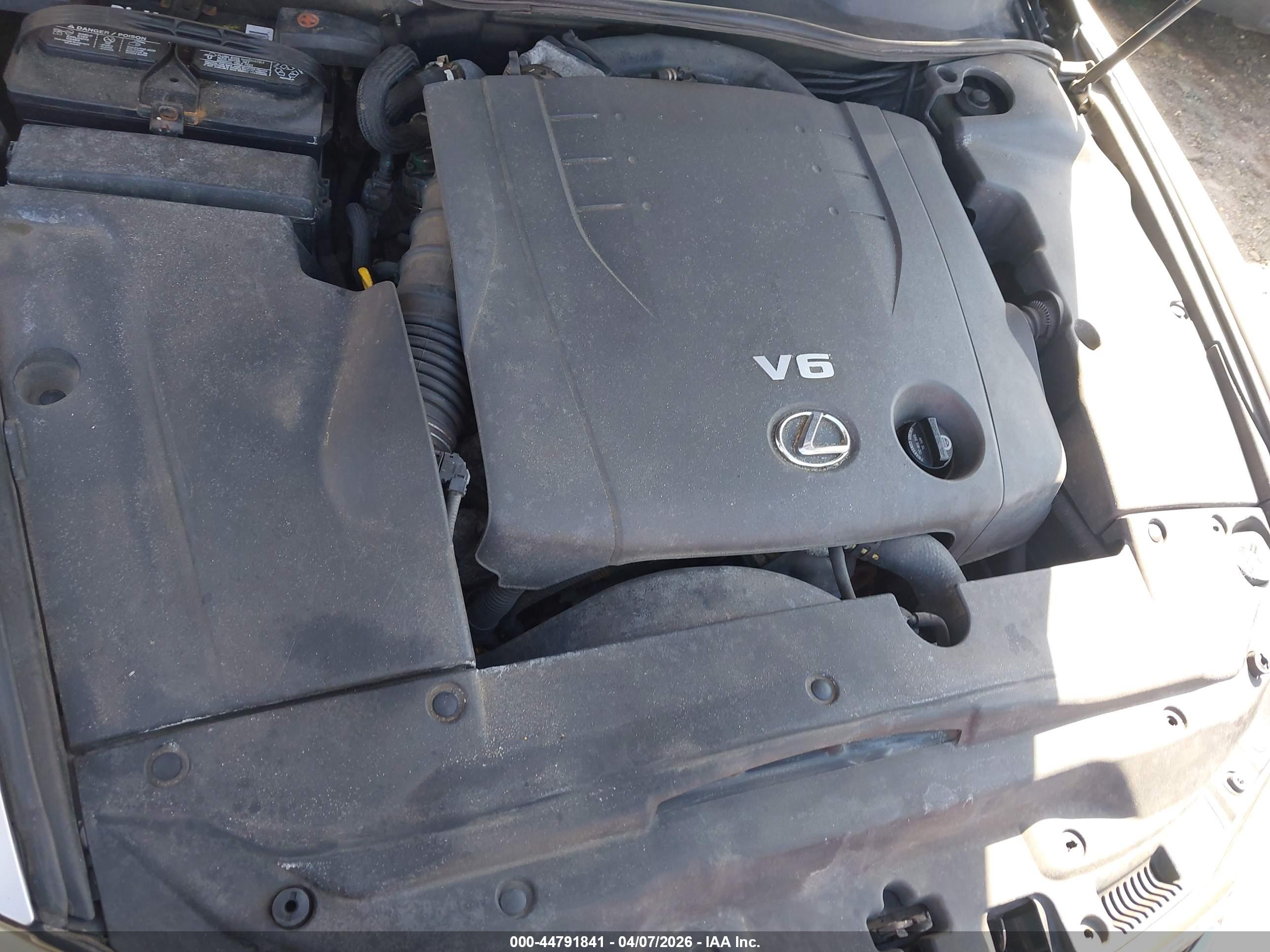 LEXUS IS image 10
