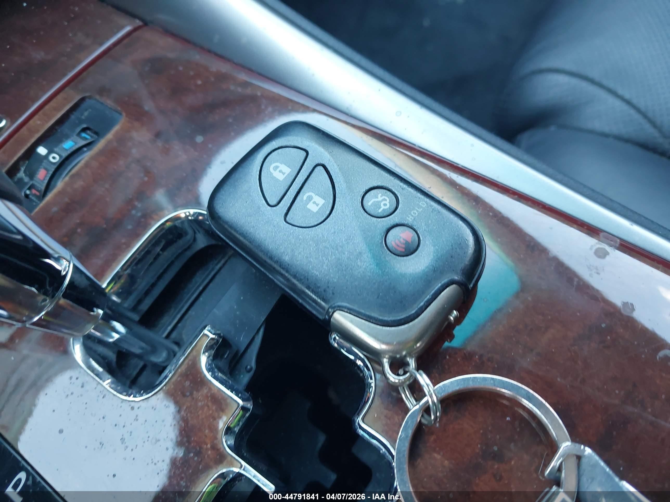 LEXUS IS image 11