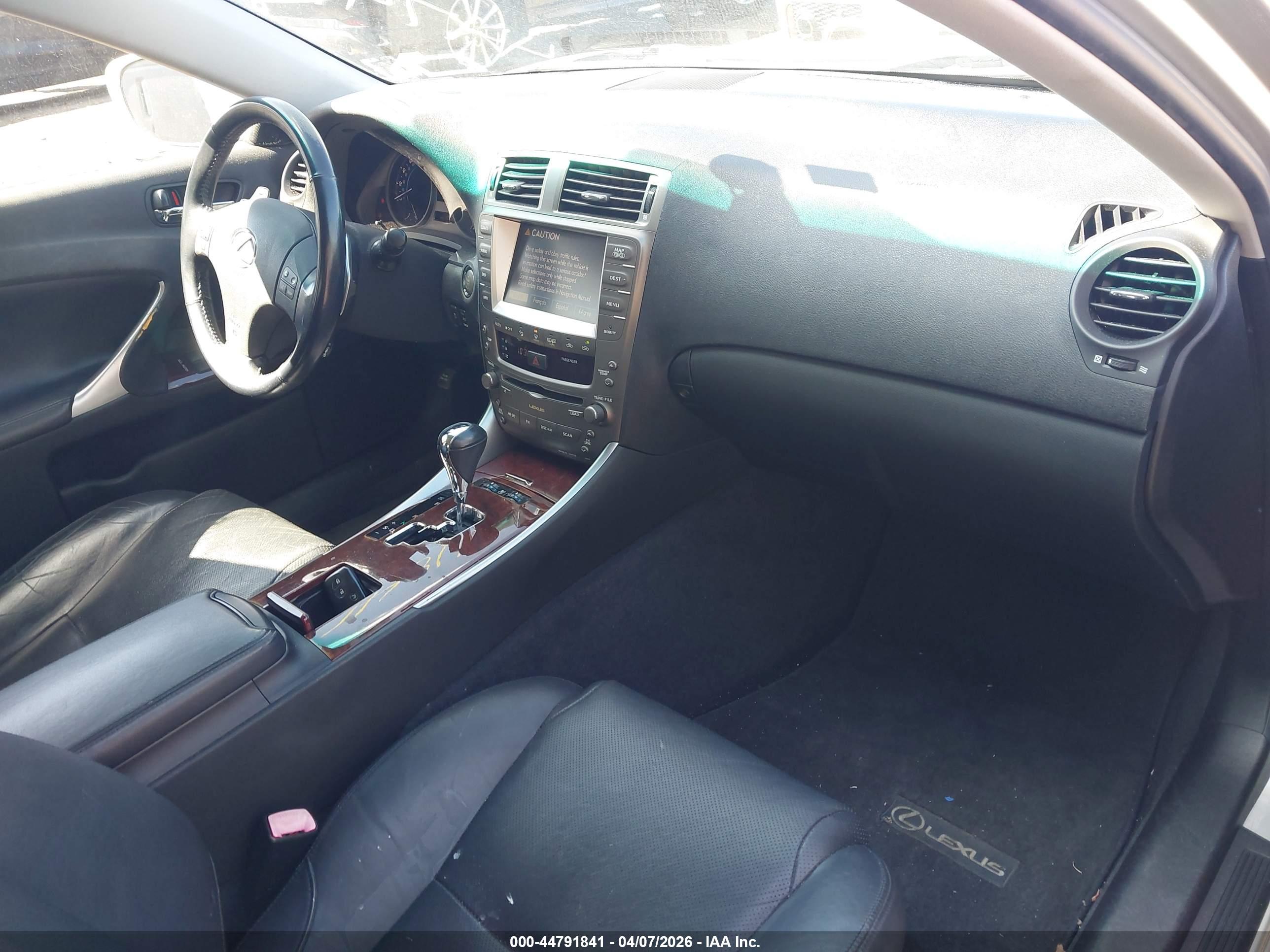 LEXUS IS image 5