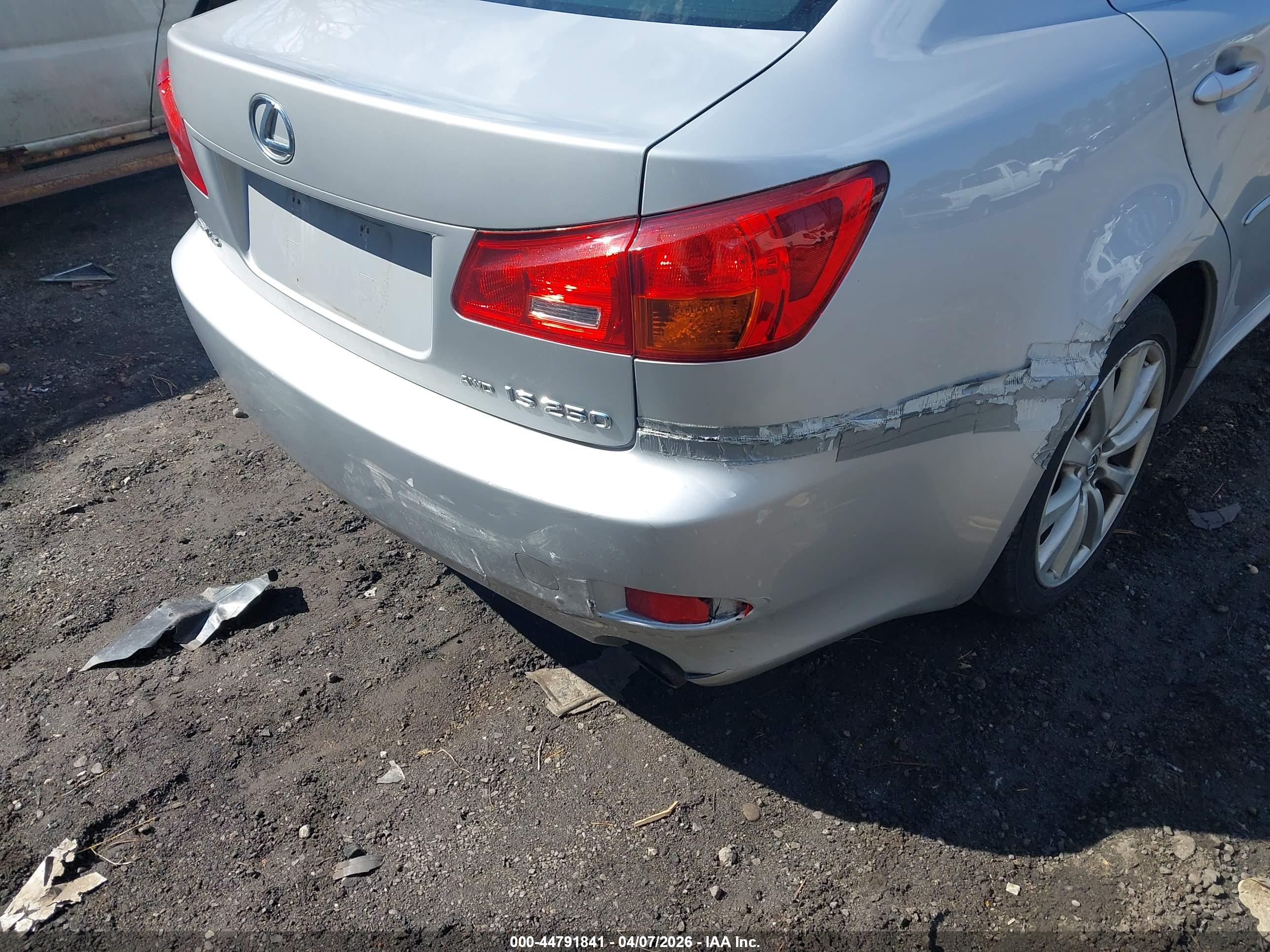 LEXUS IS image 6