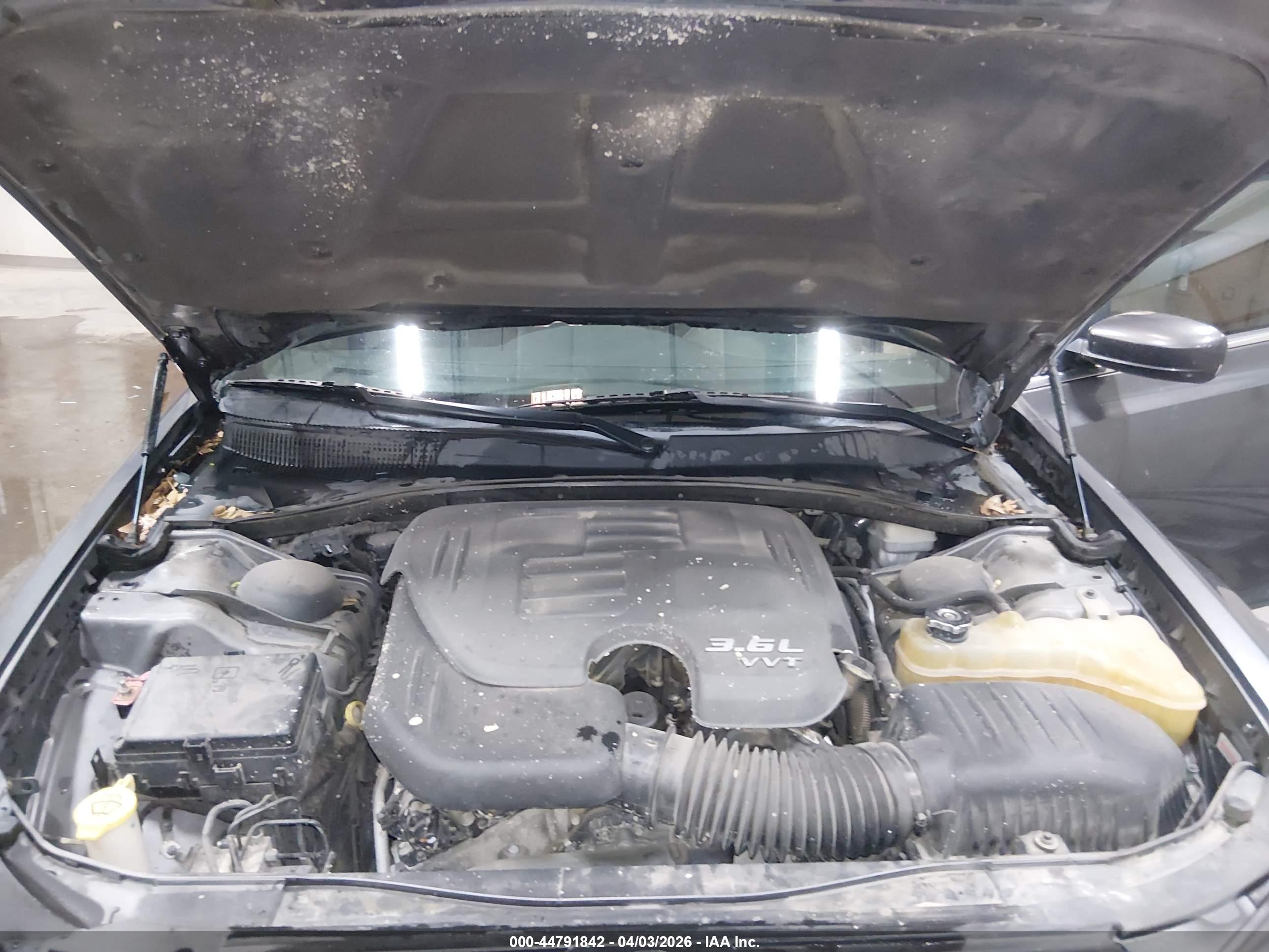 CHRYSLER 300 image 10