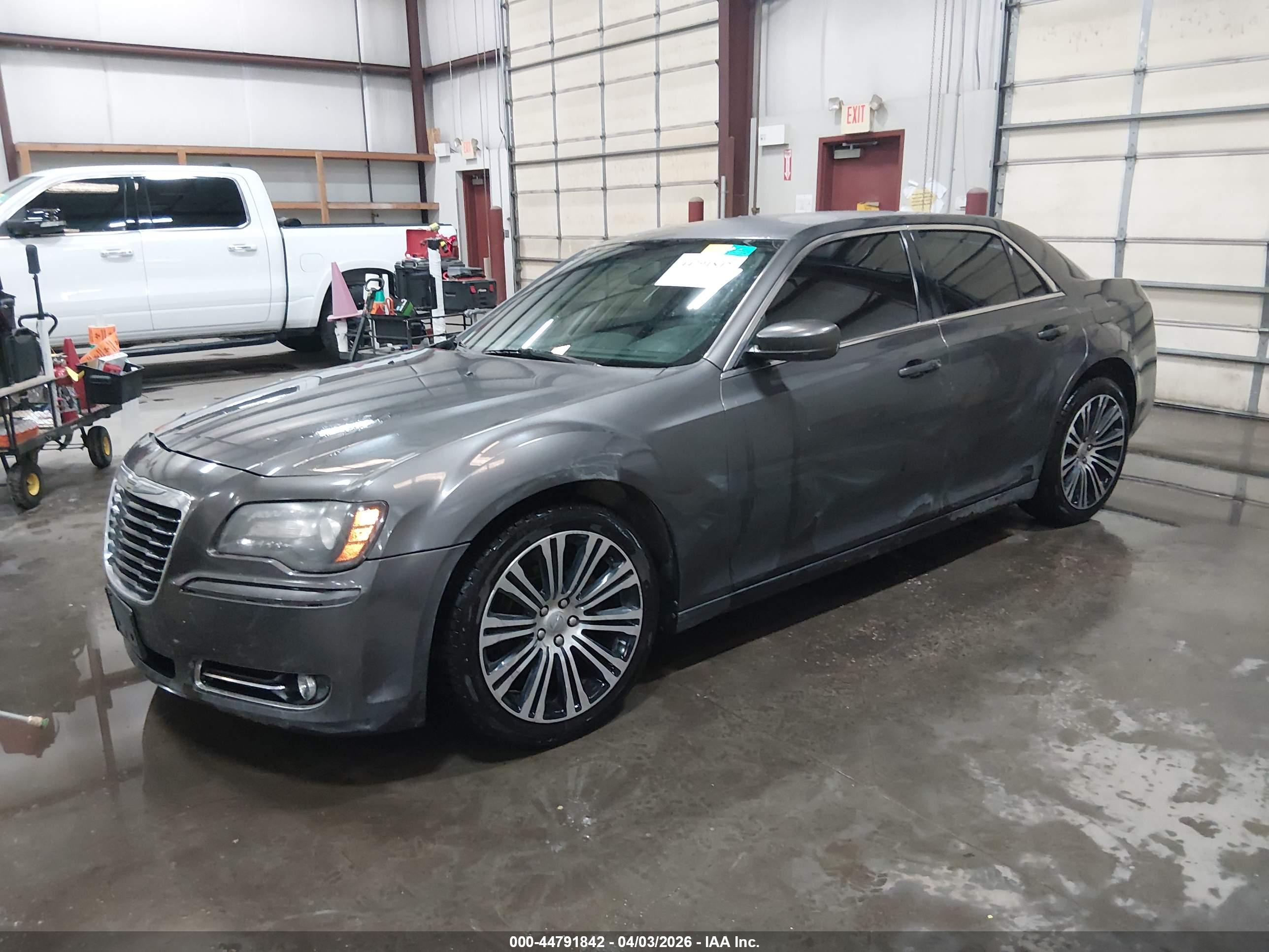 CHRYSLER 300 image 2