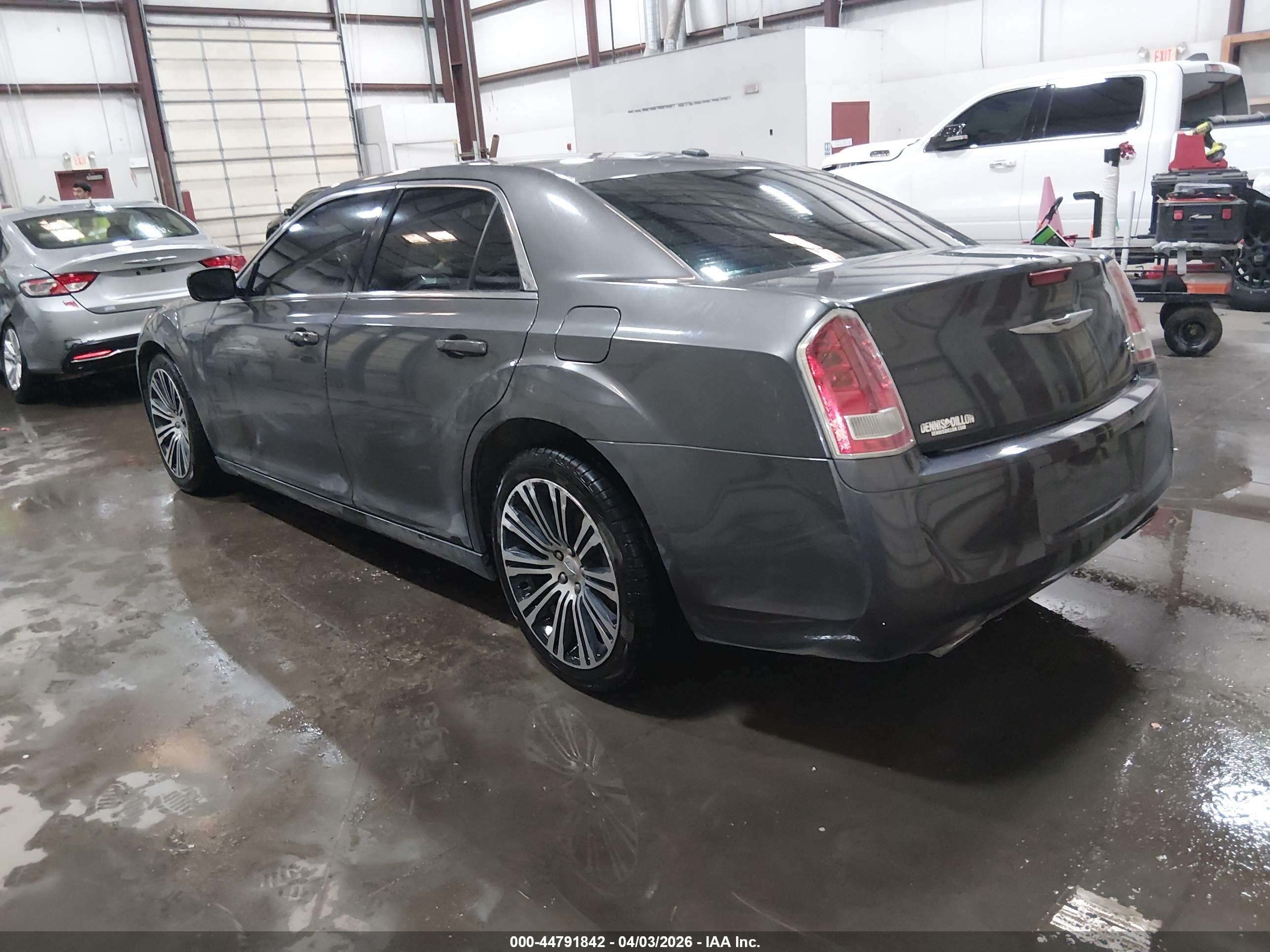 CHRYSLER 300 image 3