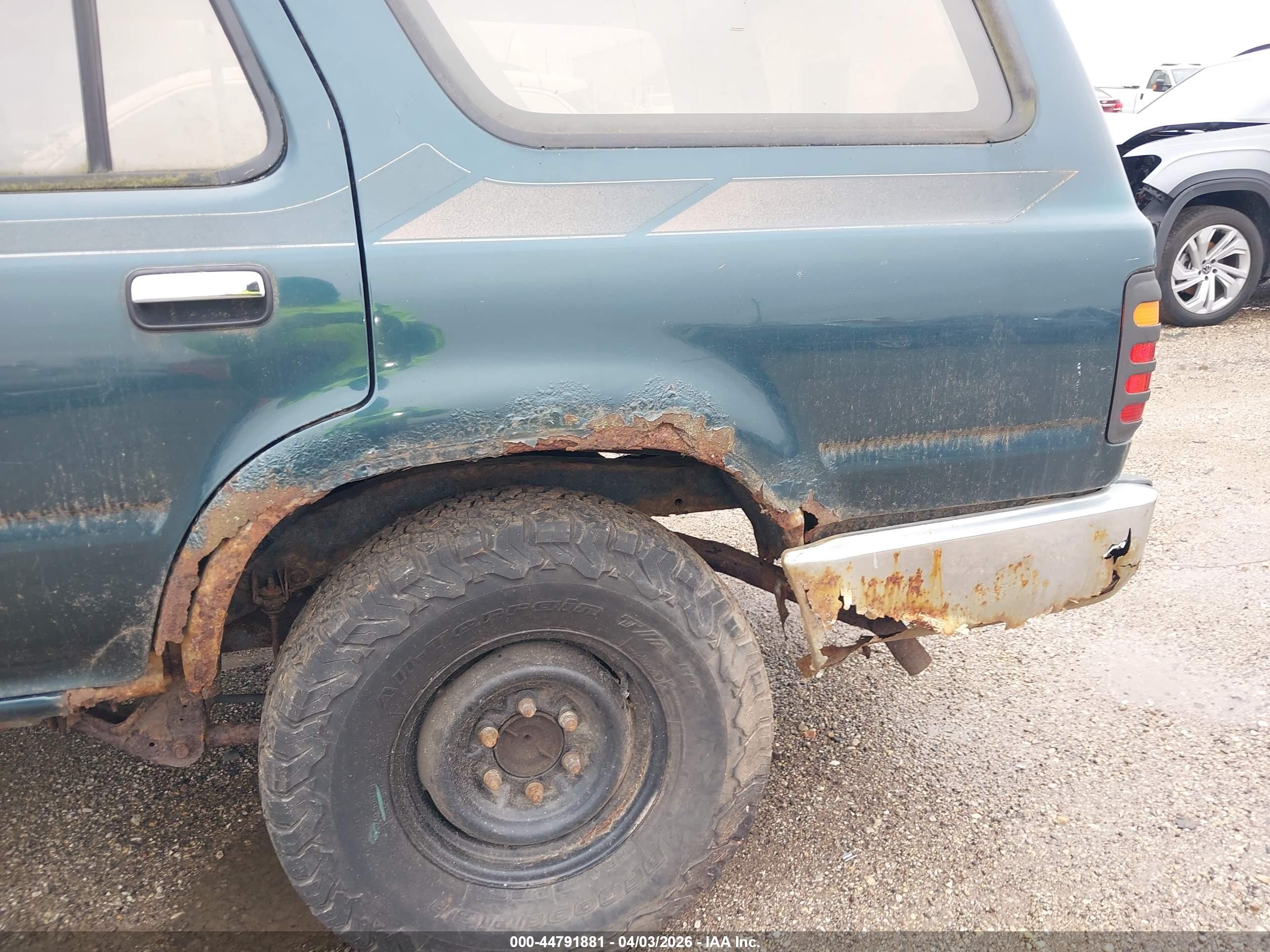 TOYOTA 4RUNNER image 6