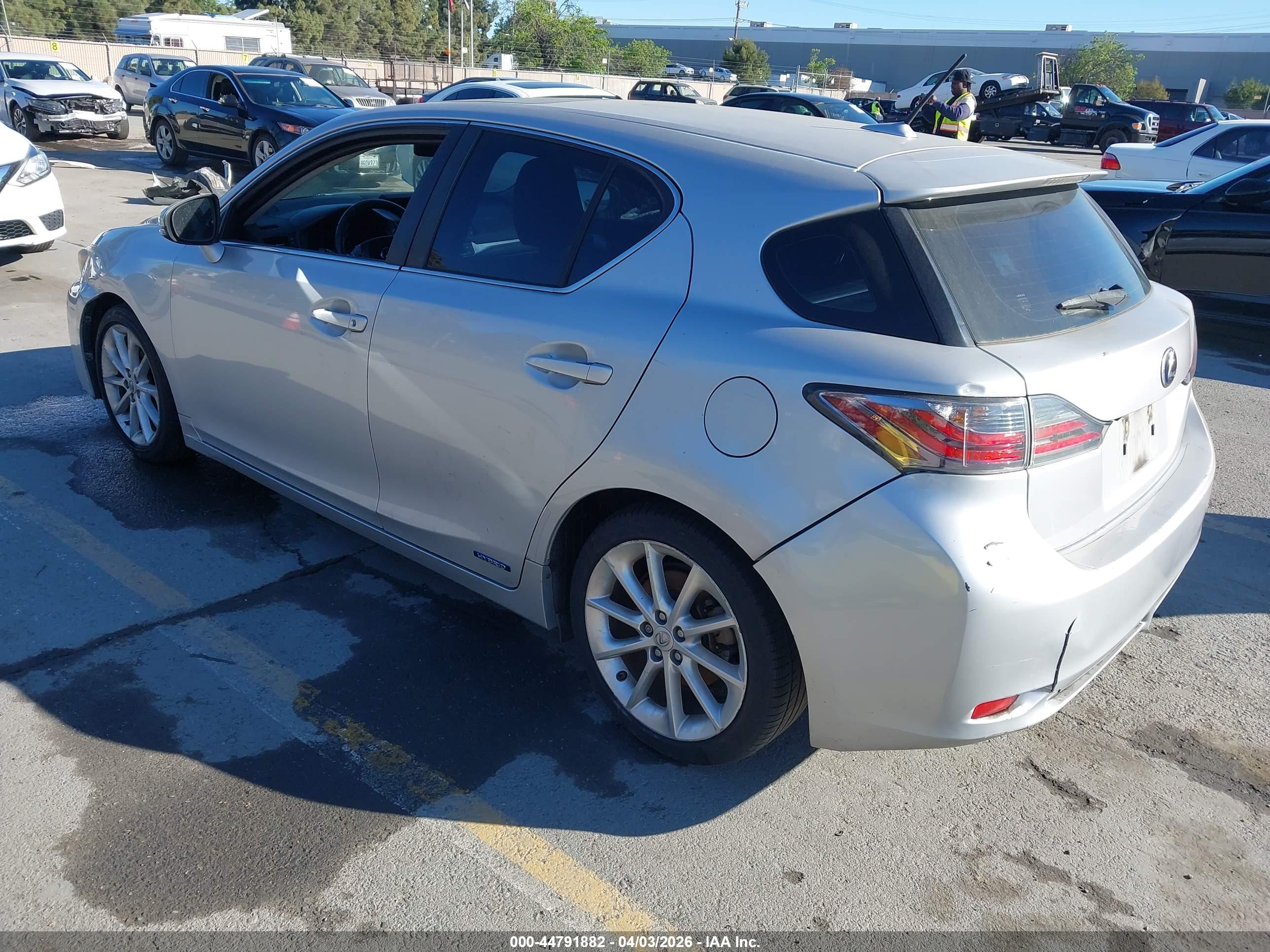 LEXUS CT image 3