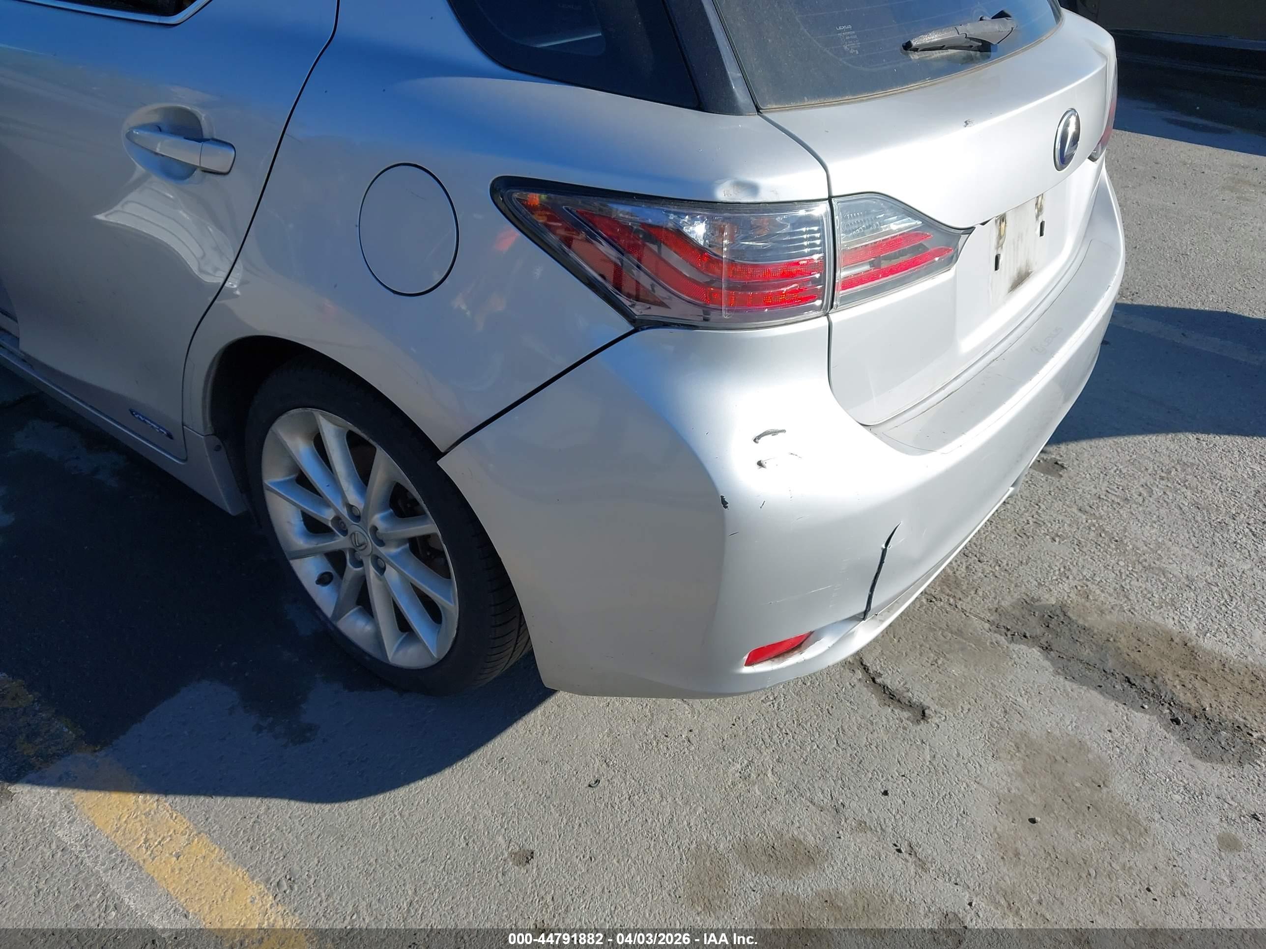 LEXUS CT image 6