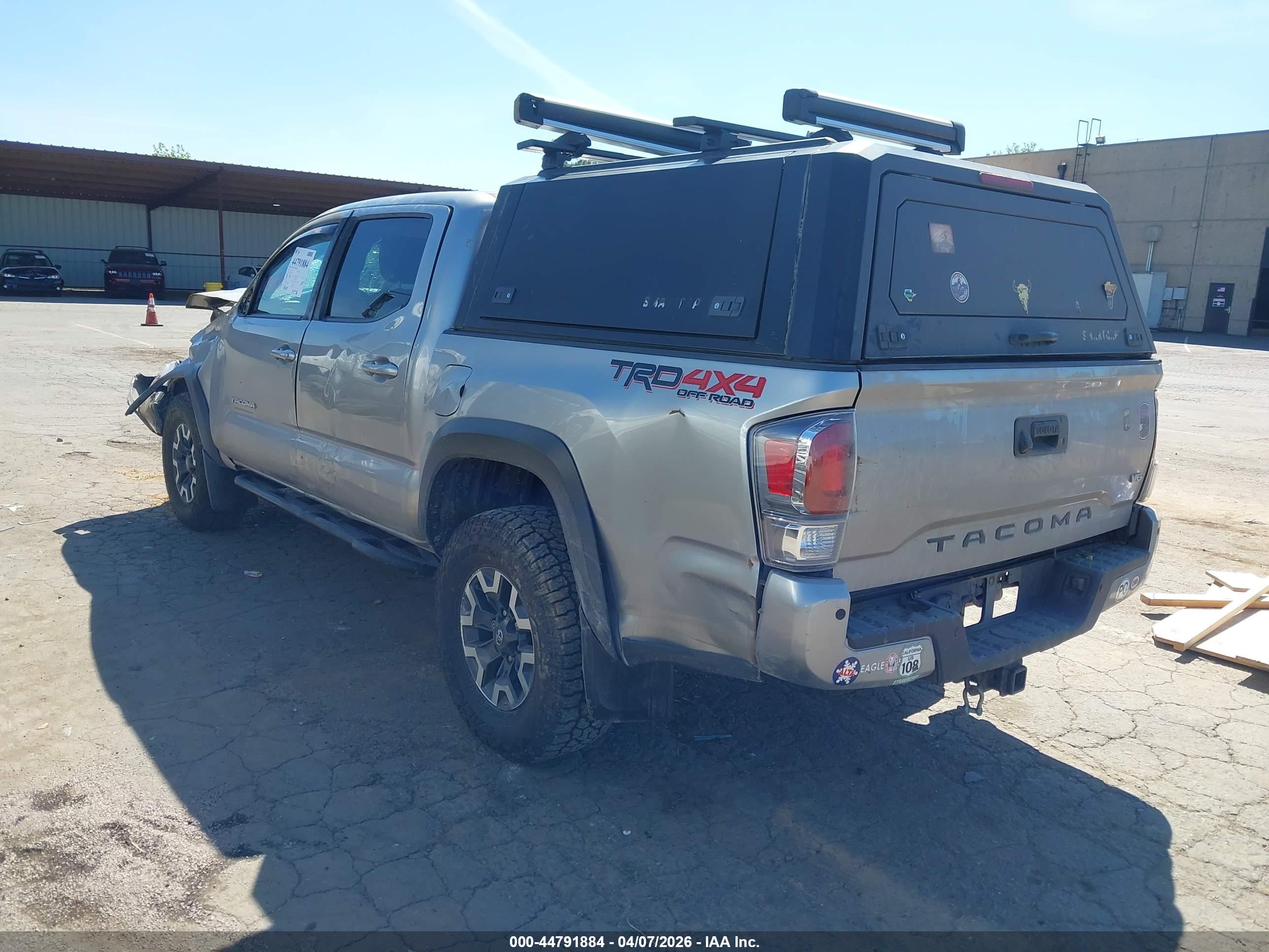 TOYOTA TACOMA image 3
