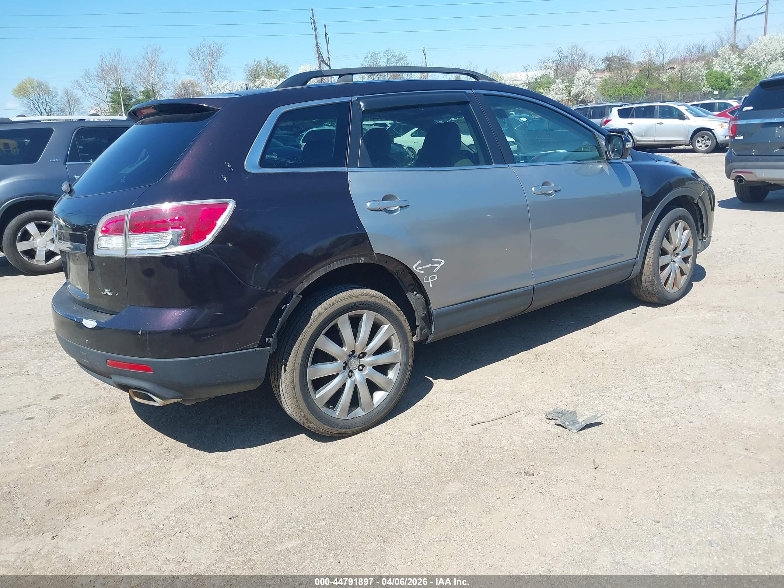 MAZDA CX-9 image 4