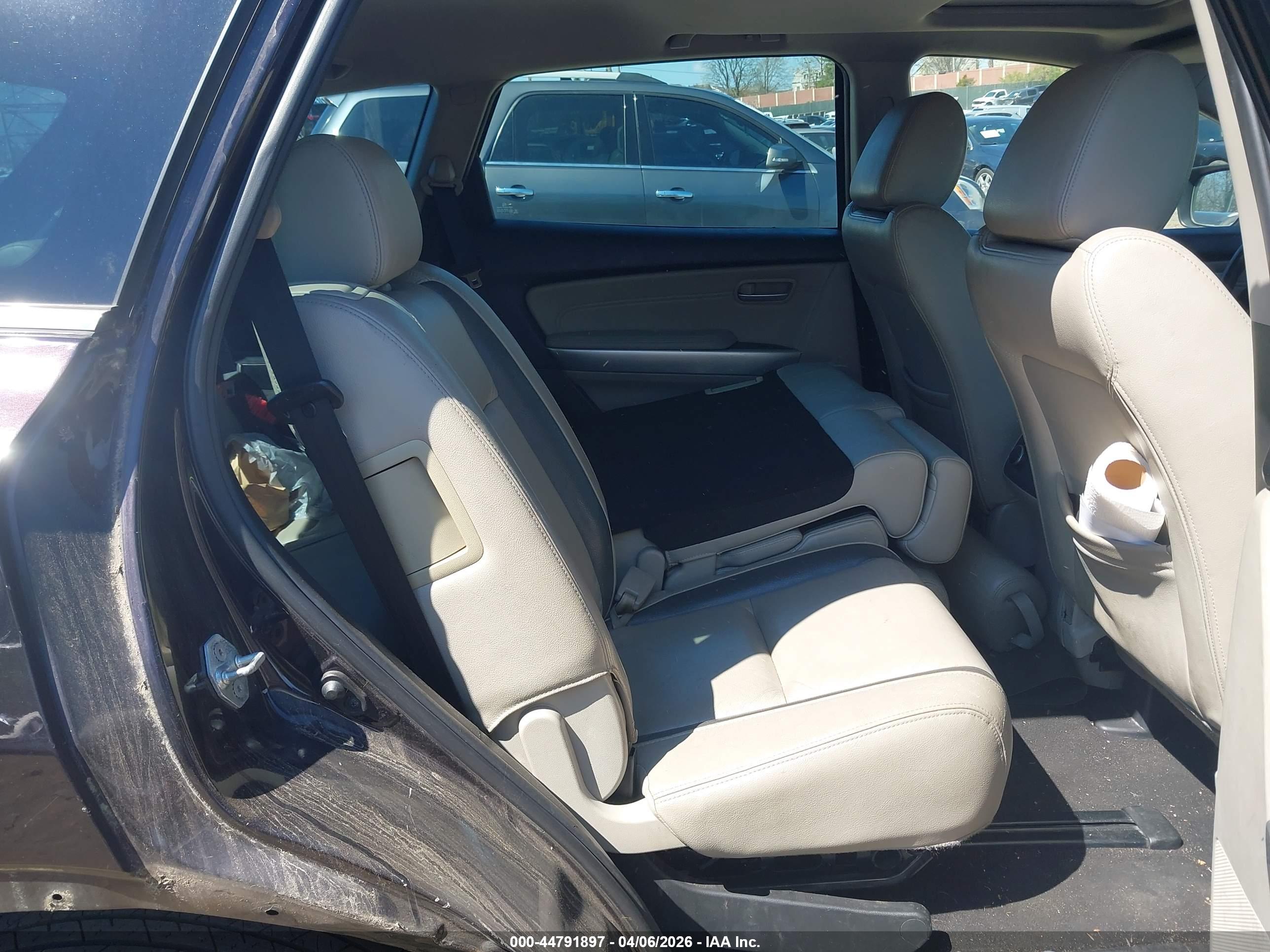 MAZDA CX-9 image 8