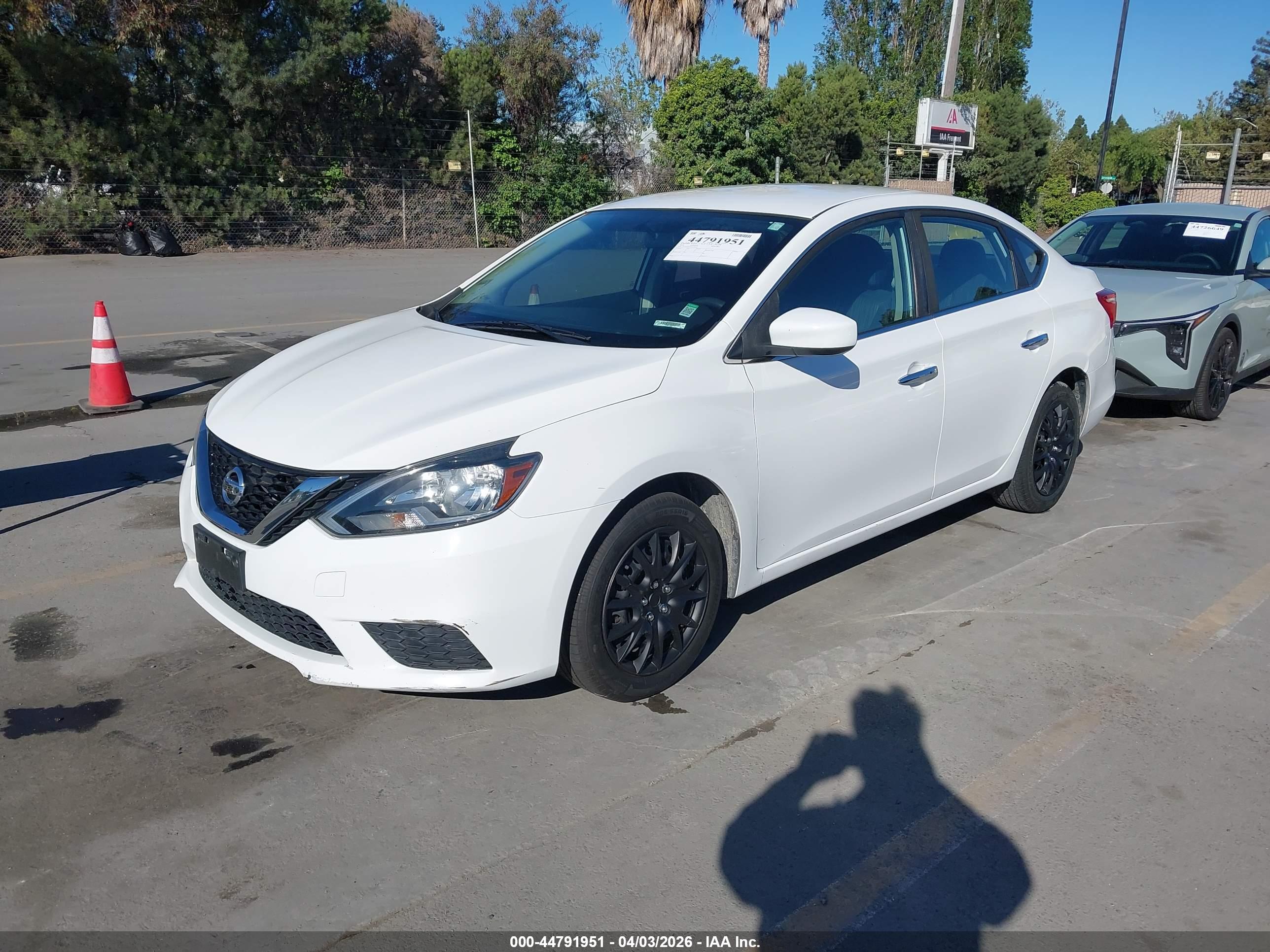 NISSAN SENTRA image 2