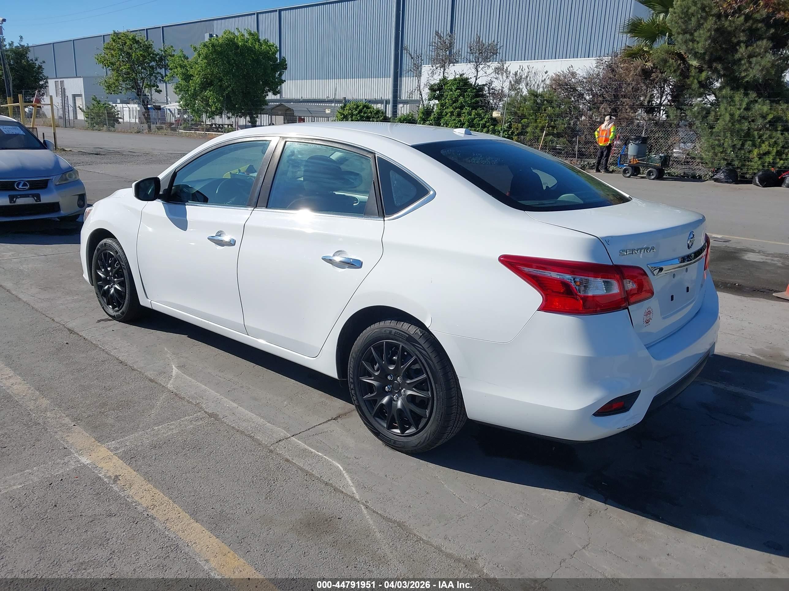 NISSAN SENTRA image 3