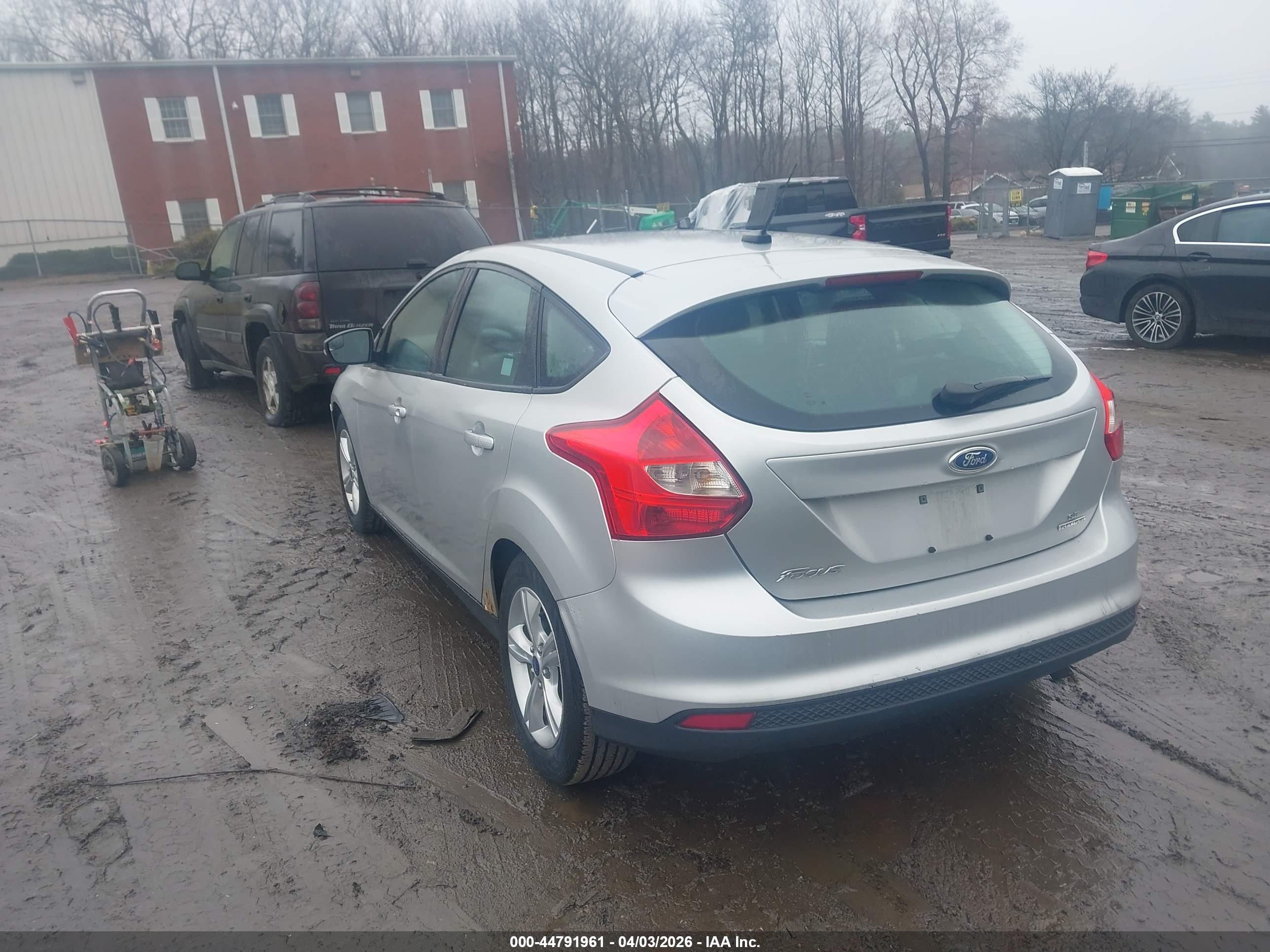 FORD FOCUS image 3