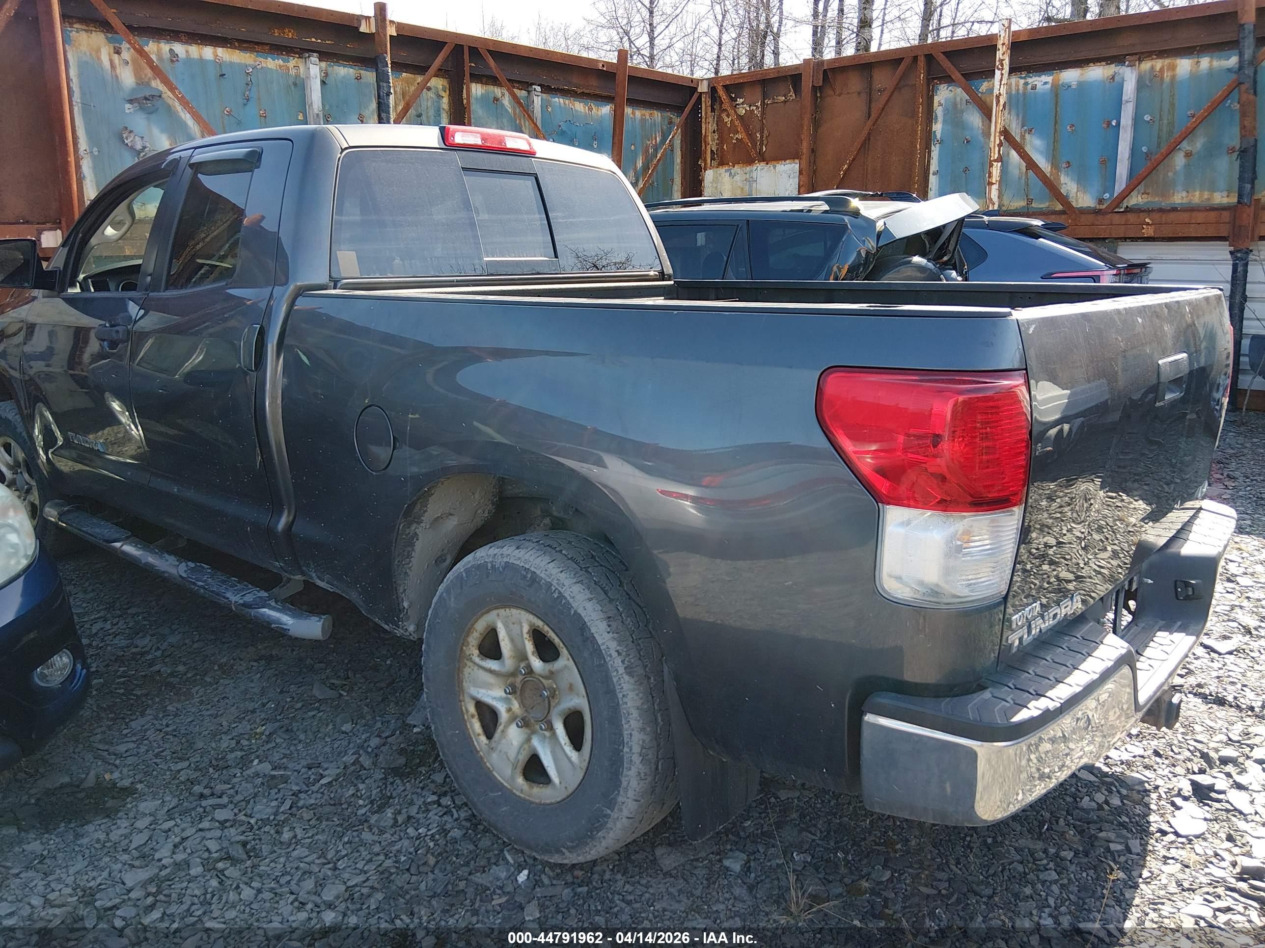 TOYOTA TUNDRA image 3