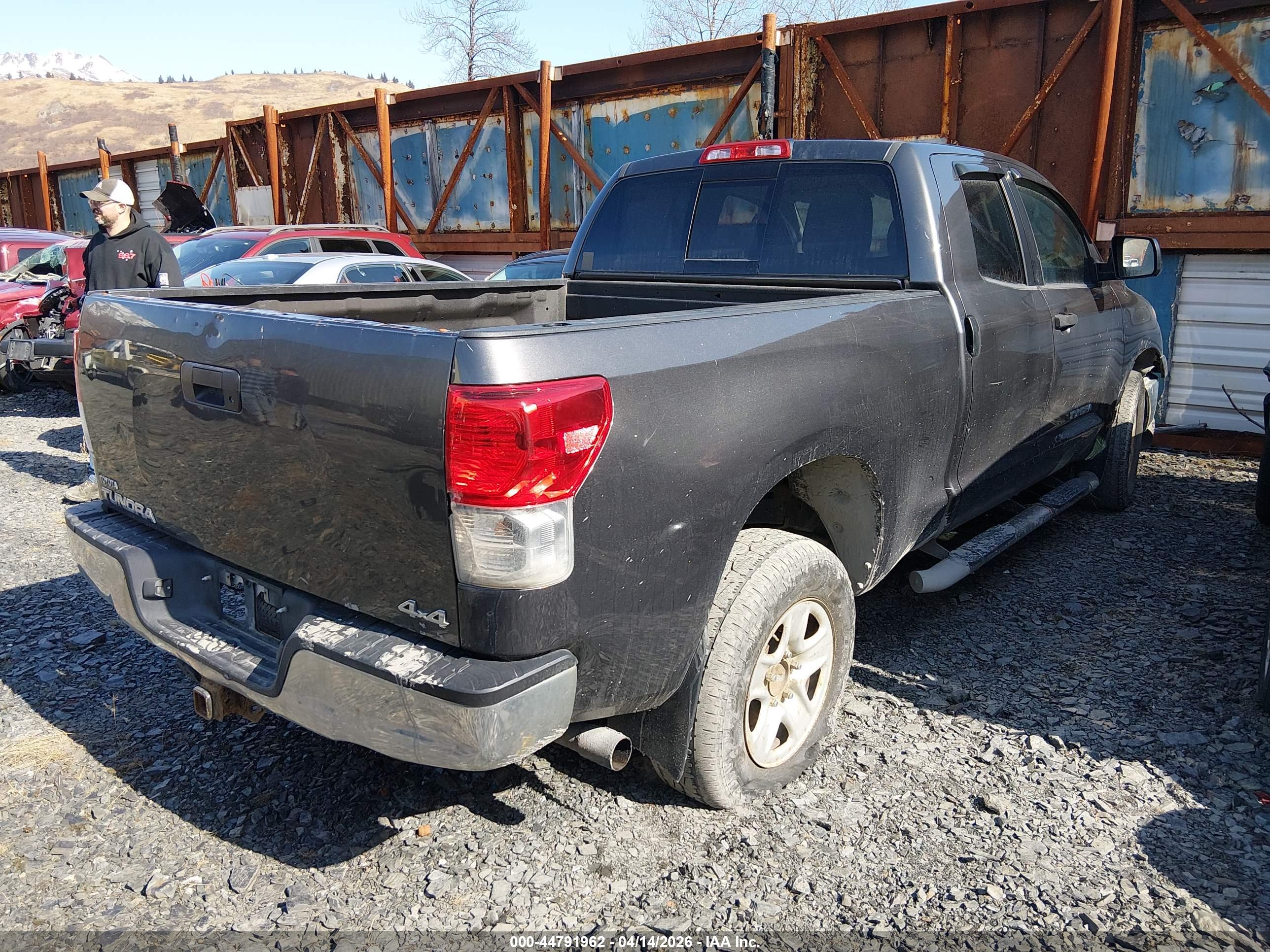 TOYOTA TUNDRA image 4
