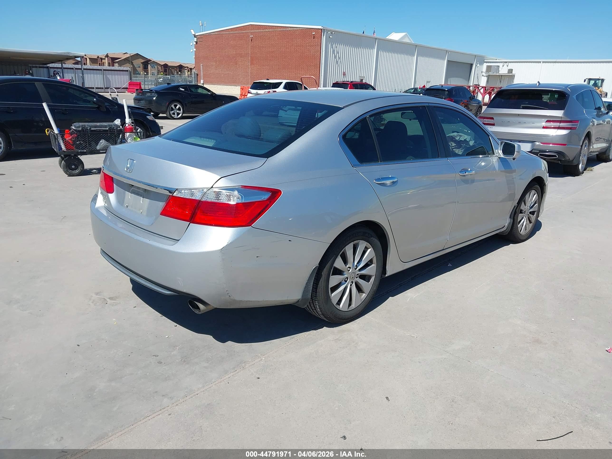 HONDA ACCORD image 4