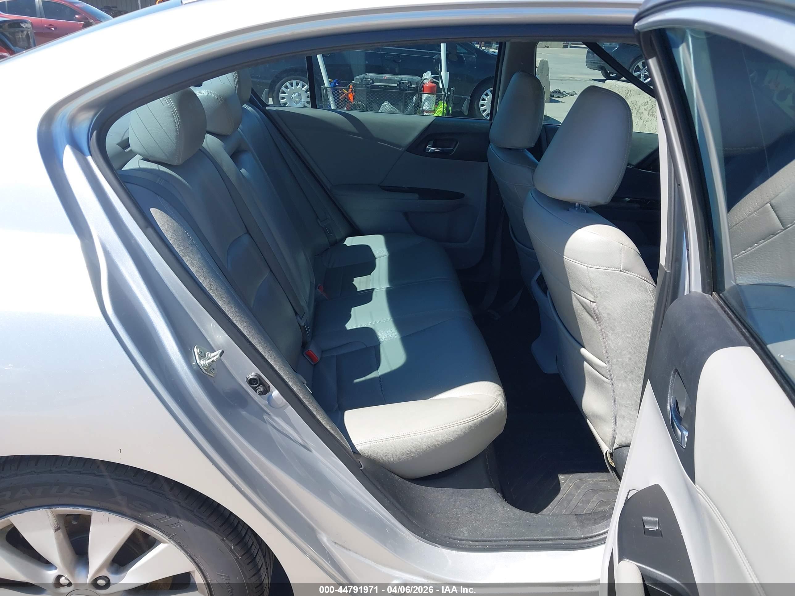HONDA ACCORD image 8