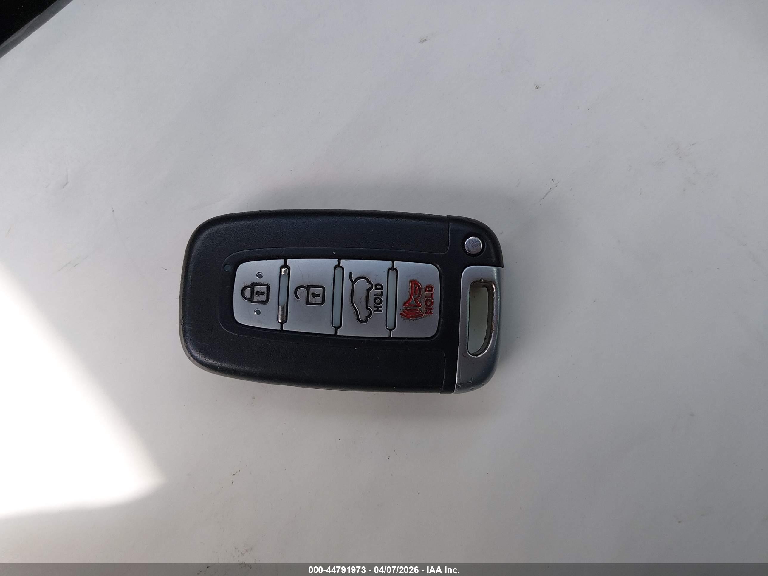 HYUNDAI VELOSTER image 11