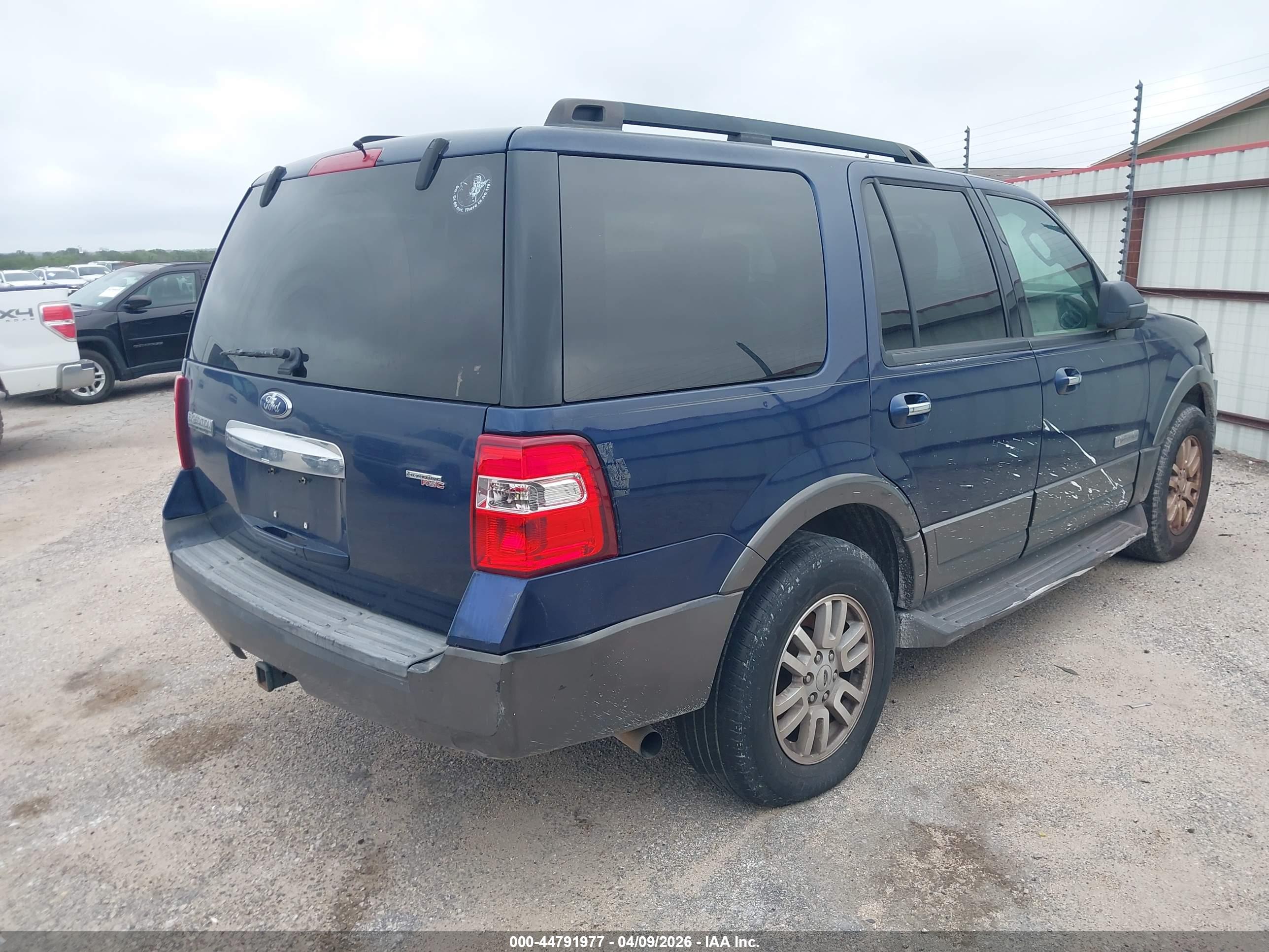 FORD EXPEDITION image 4