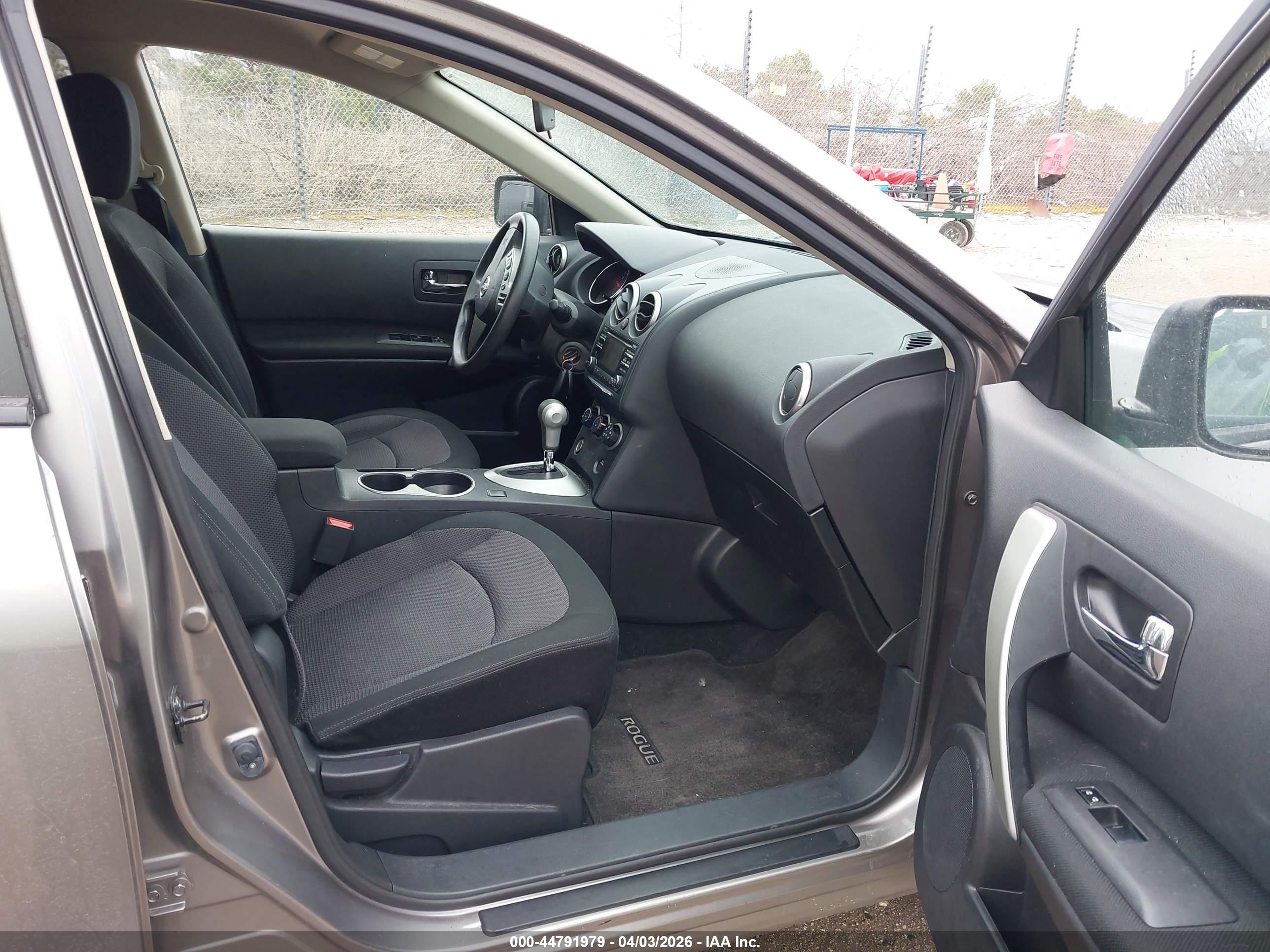 NISSAN ROGUE image 5