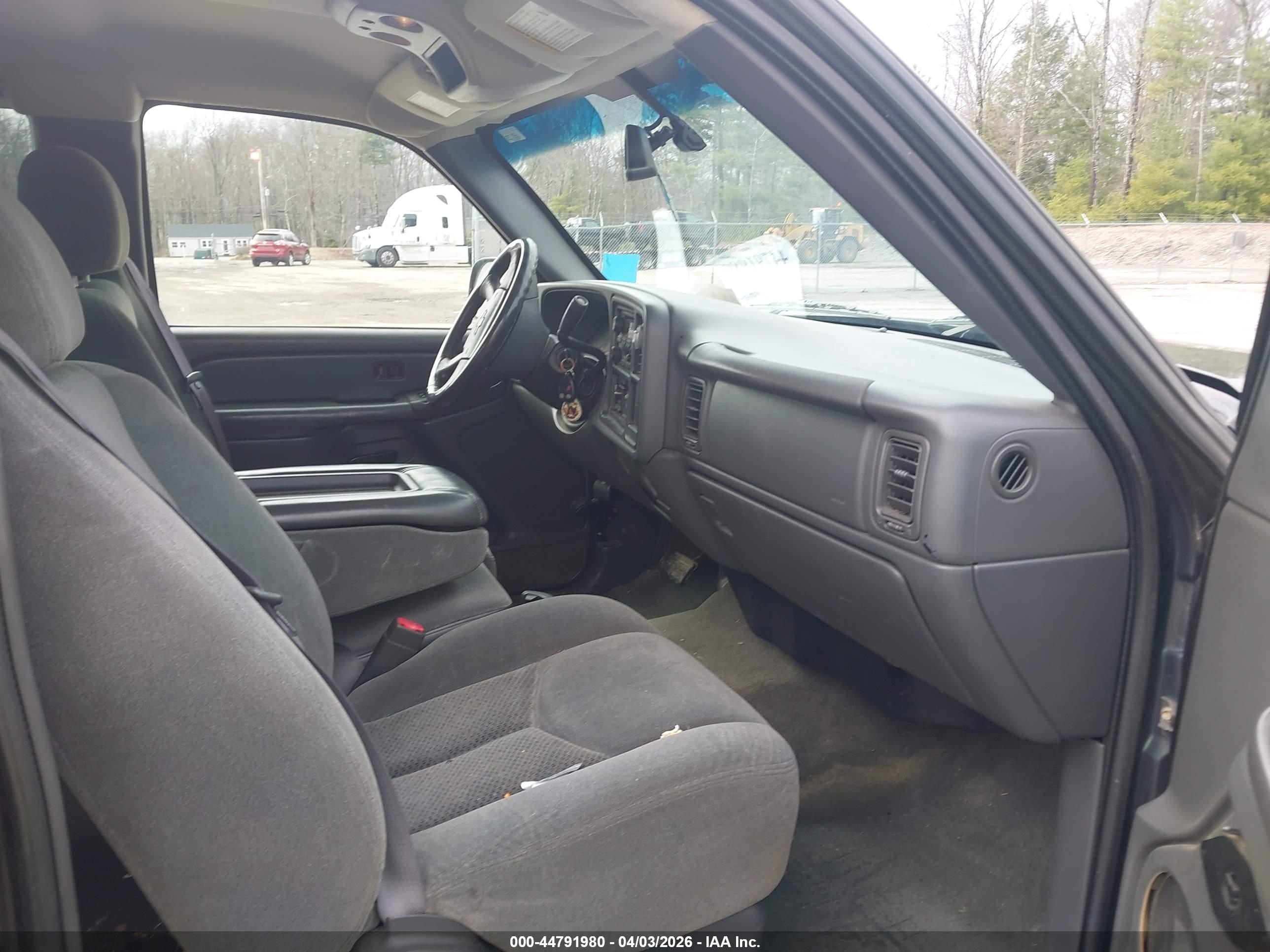 CHEVROLET SILVERADO image 5