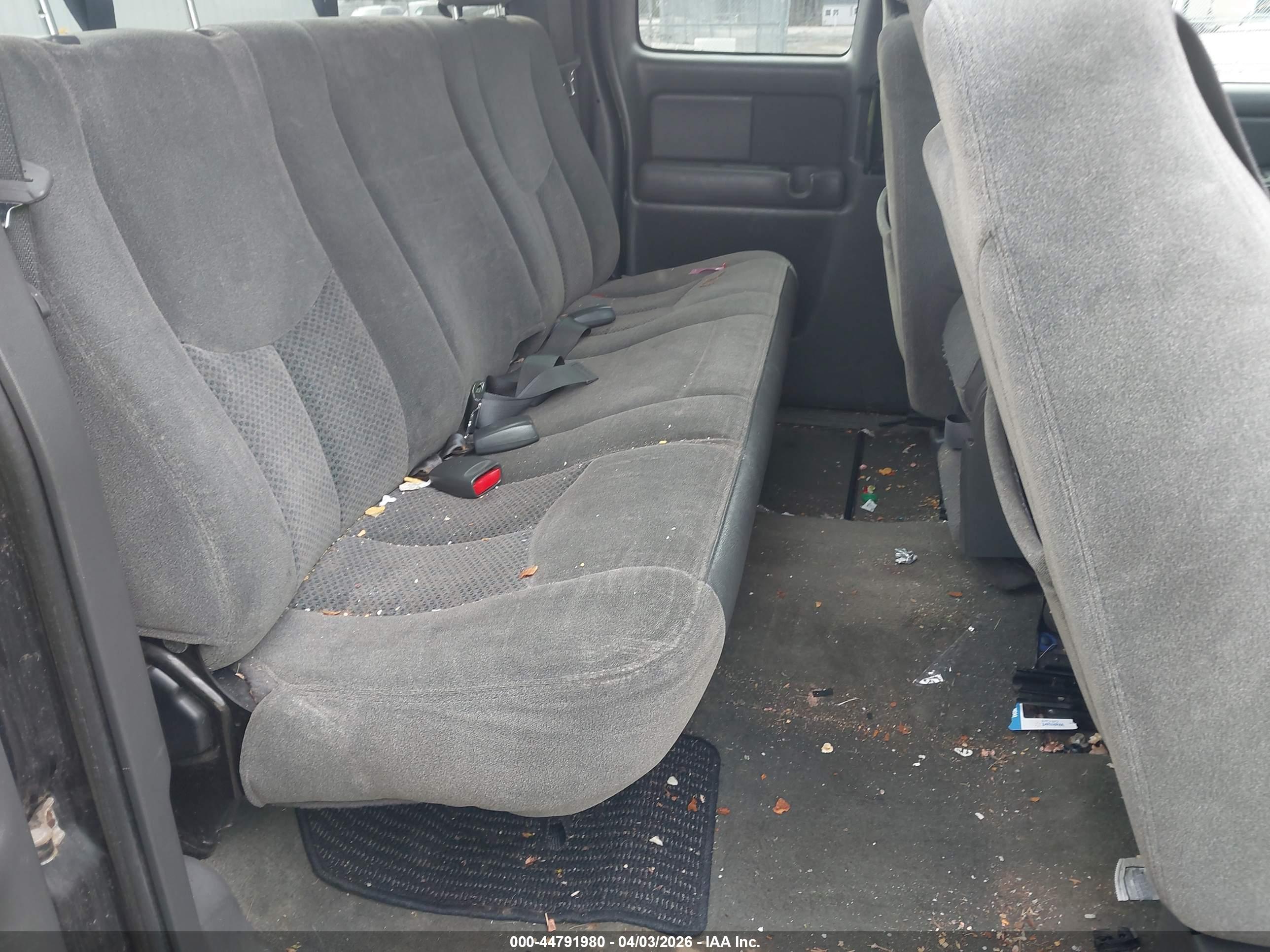 CHEVROLET SILVERADO image 8