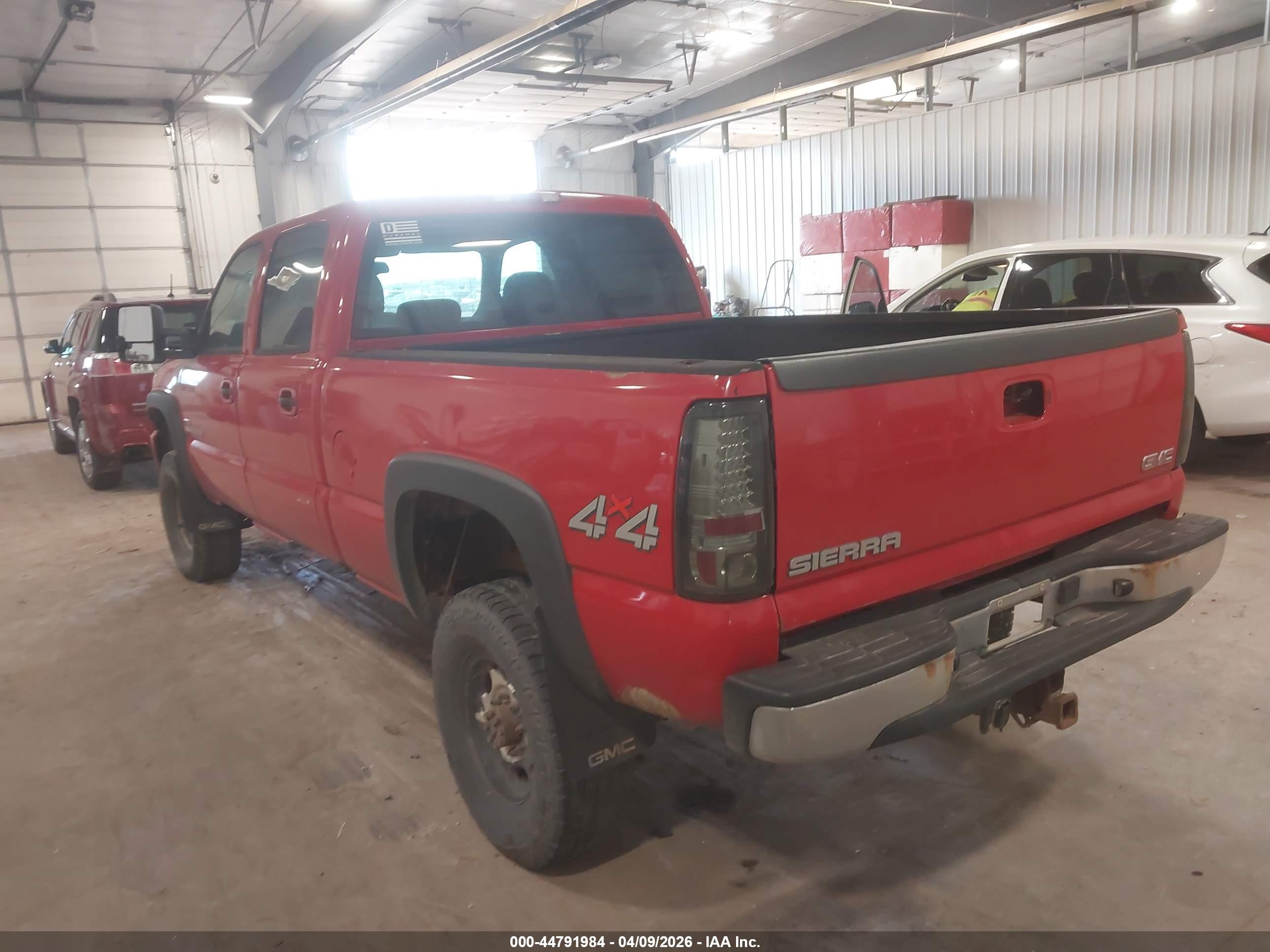 GMC SIERRA image 3