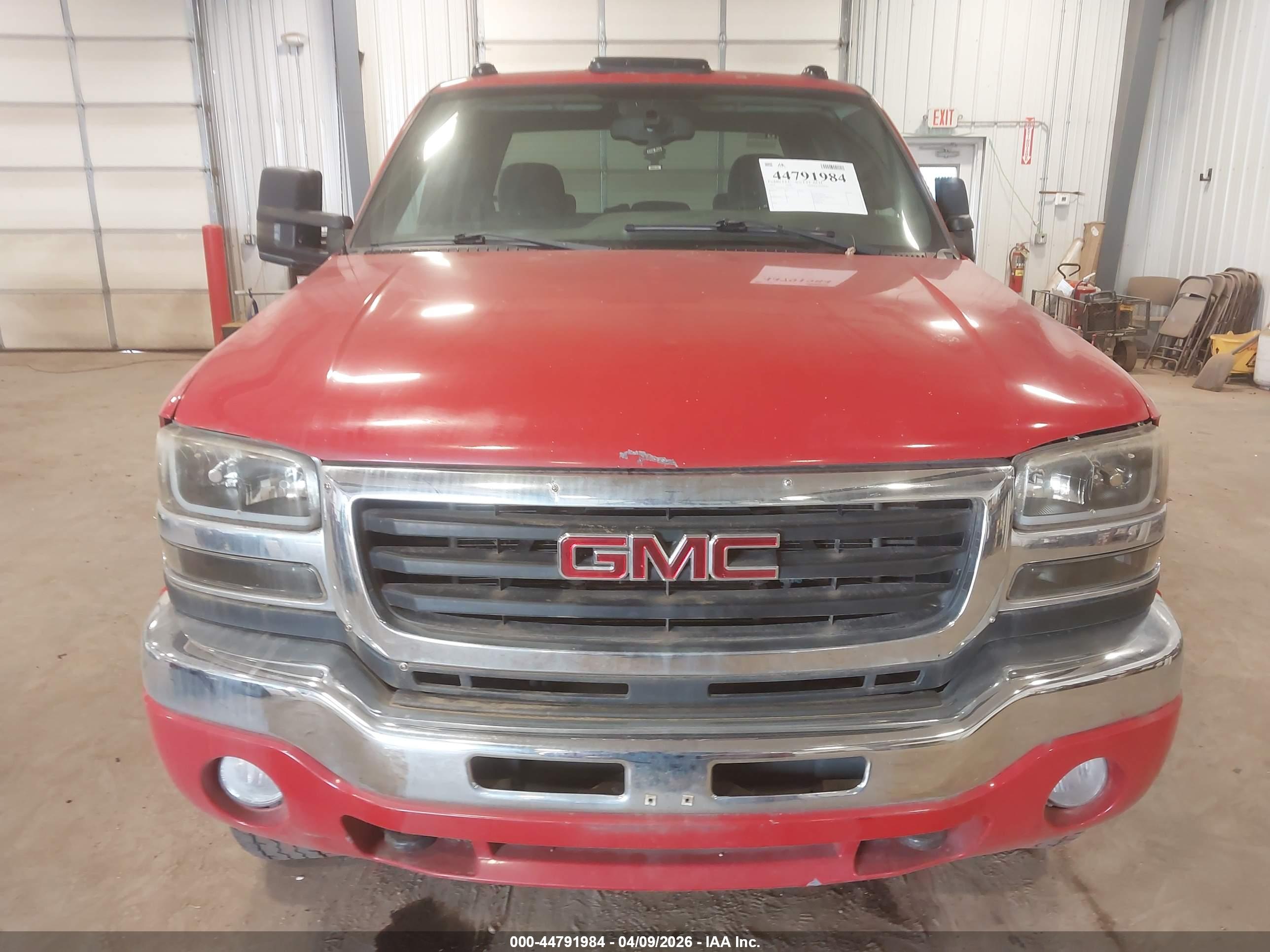 GMC SIERRA image 6
