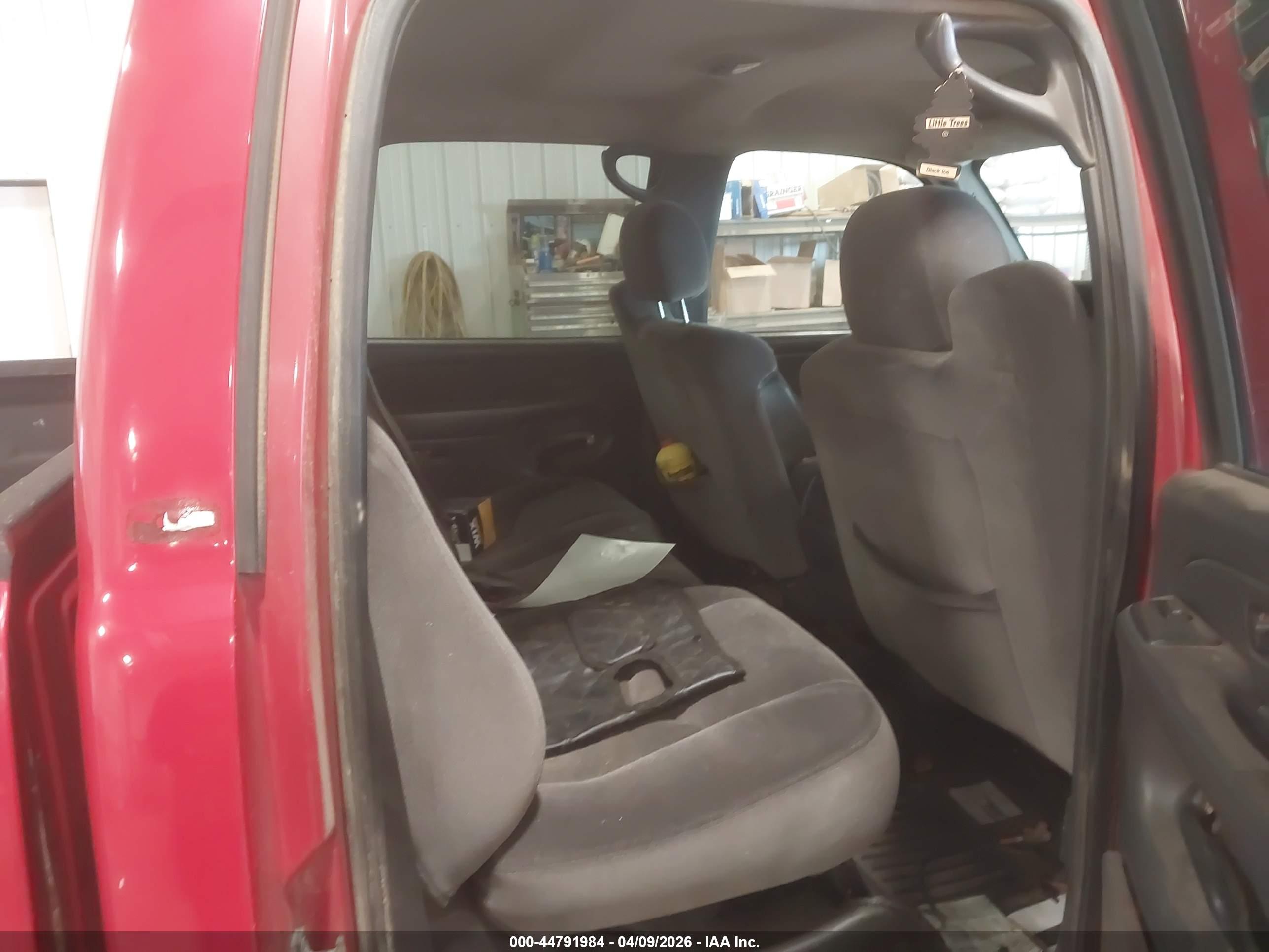 GMC SIERRA image 8