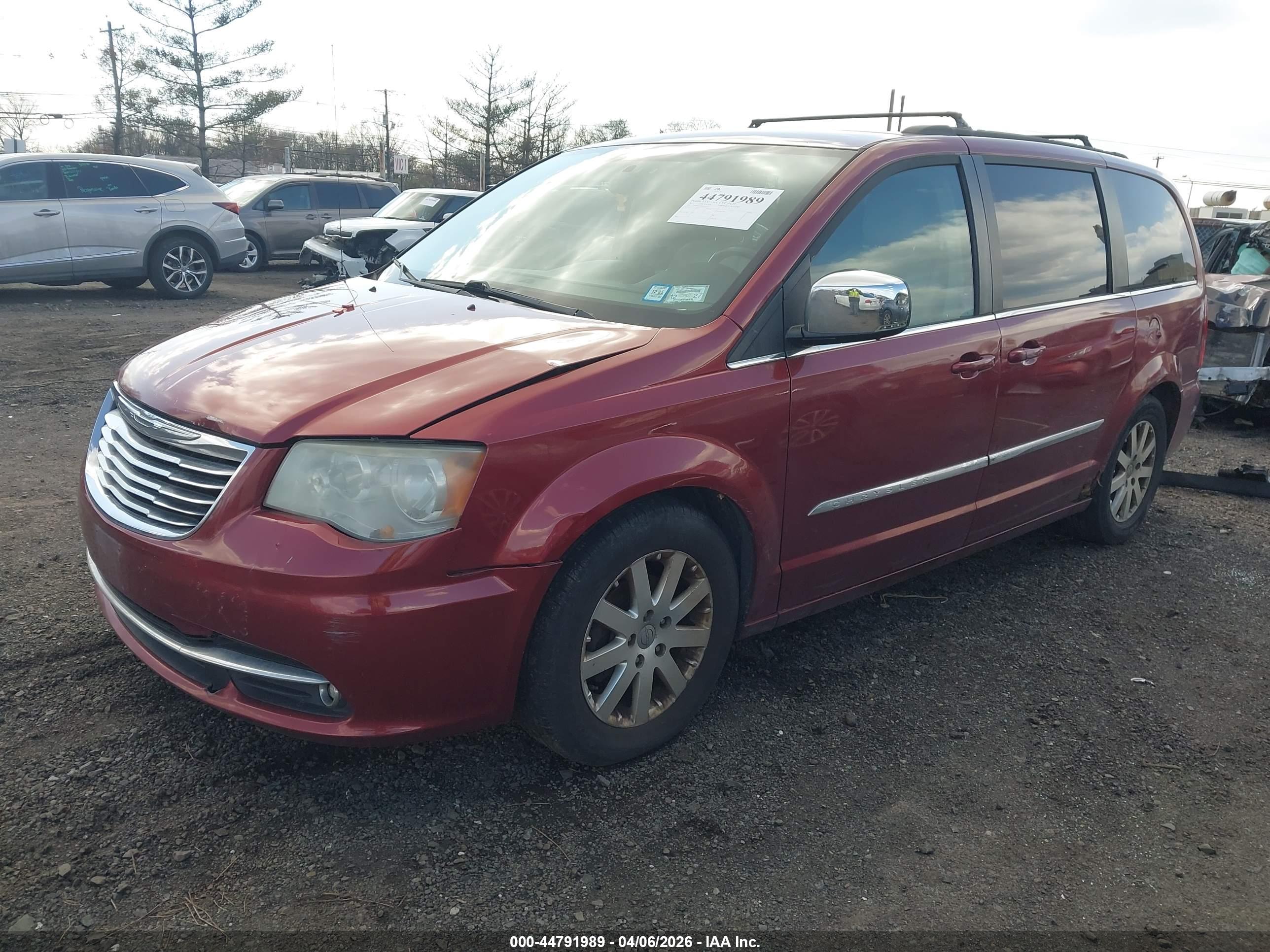 CHRYSLER TOWN image 2