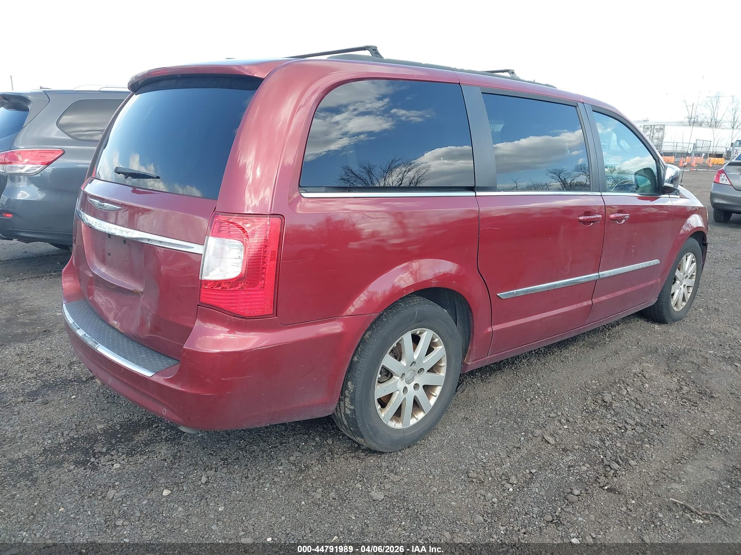 CHRYSLER TOWN image 4
