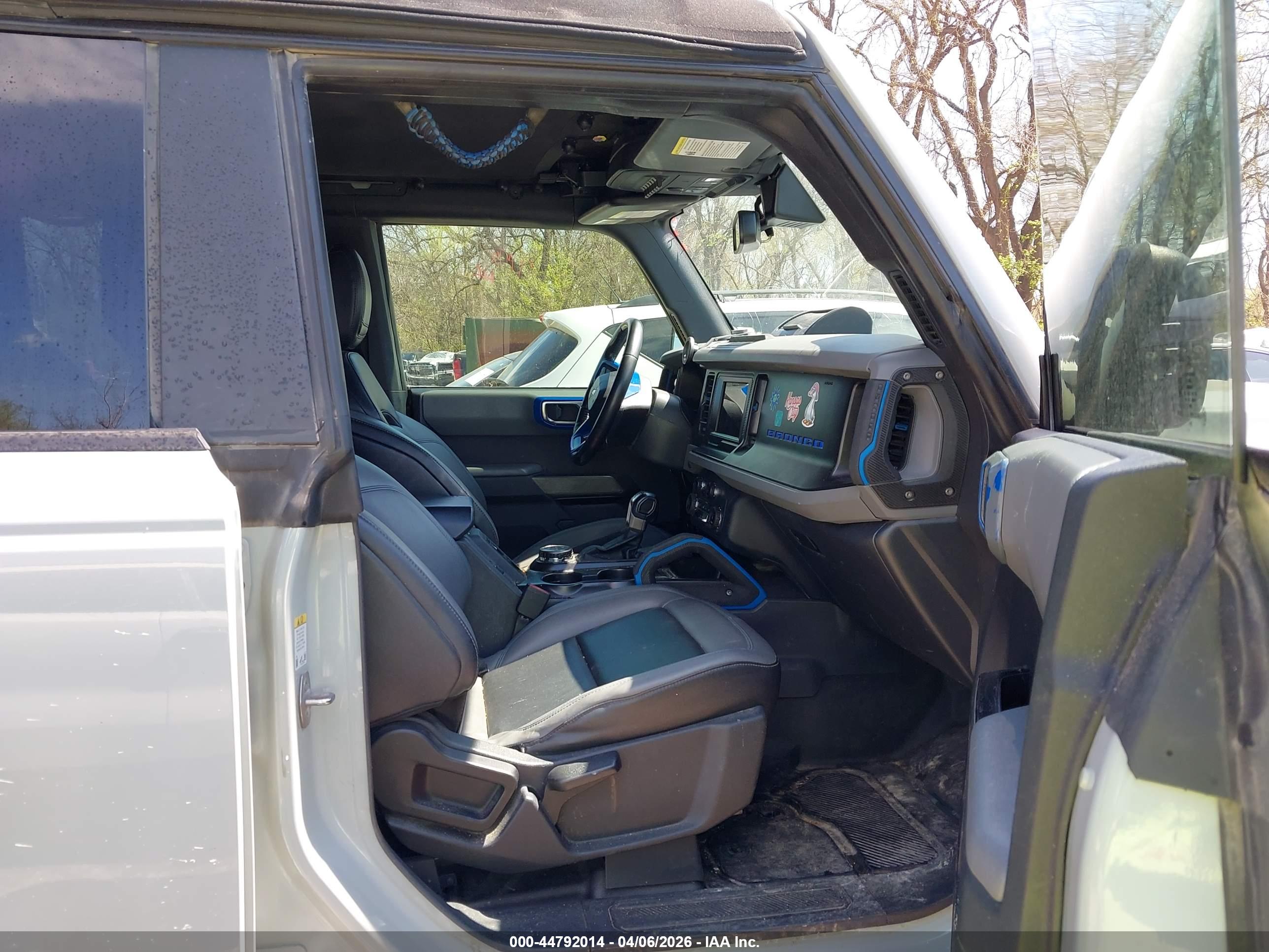 FORD BRONCO image 5