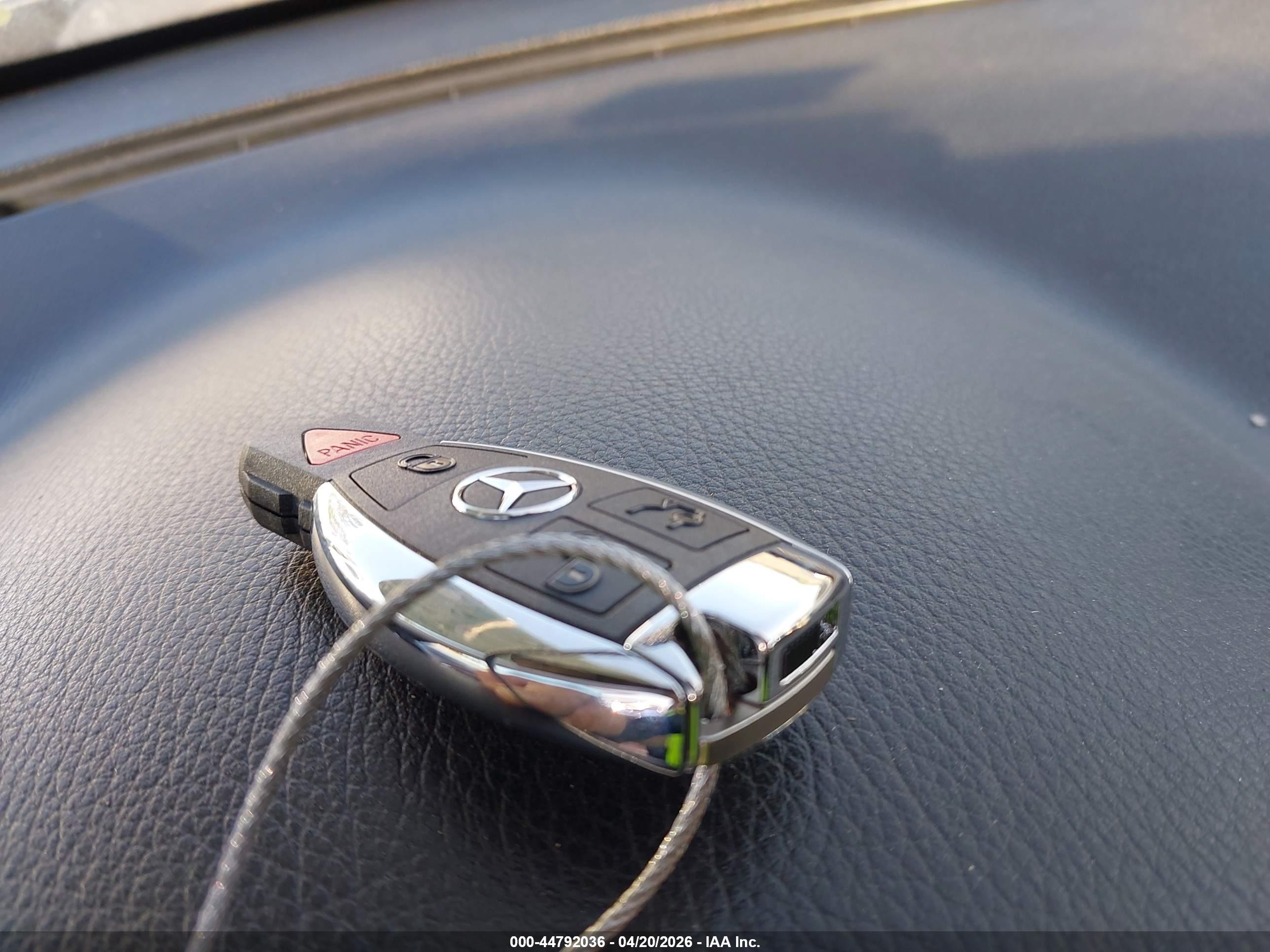 MERCEDES-BENZ E image 11
