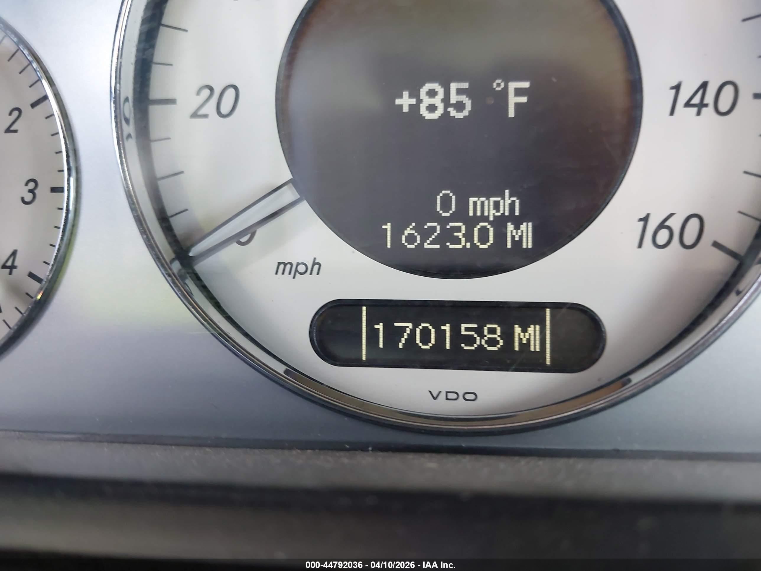 MERCEDES-BENZ E image 7