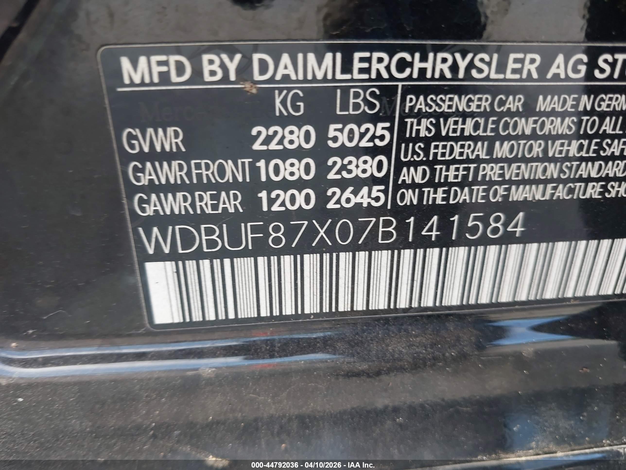 MERCEDES-BENZ E image 9