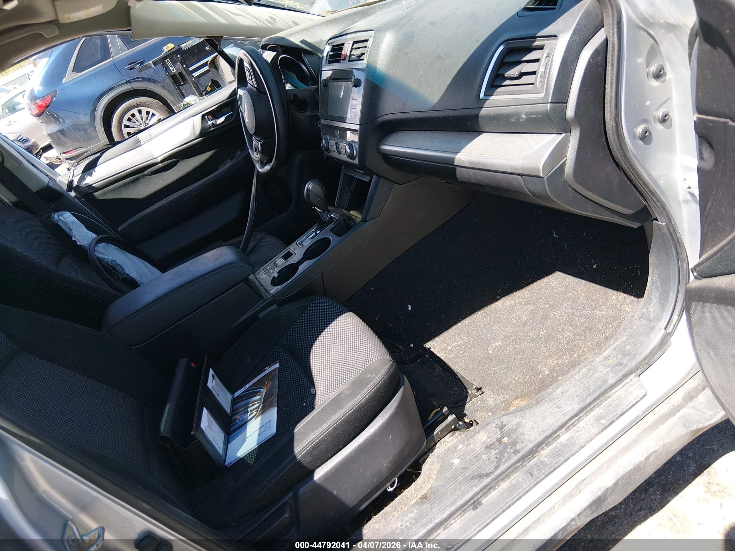 SUBARU OUTBACK image 5