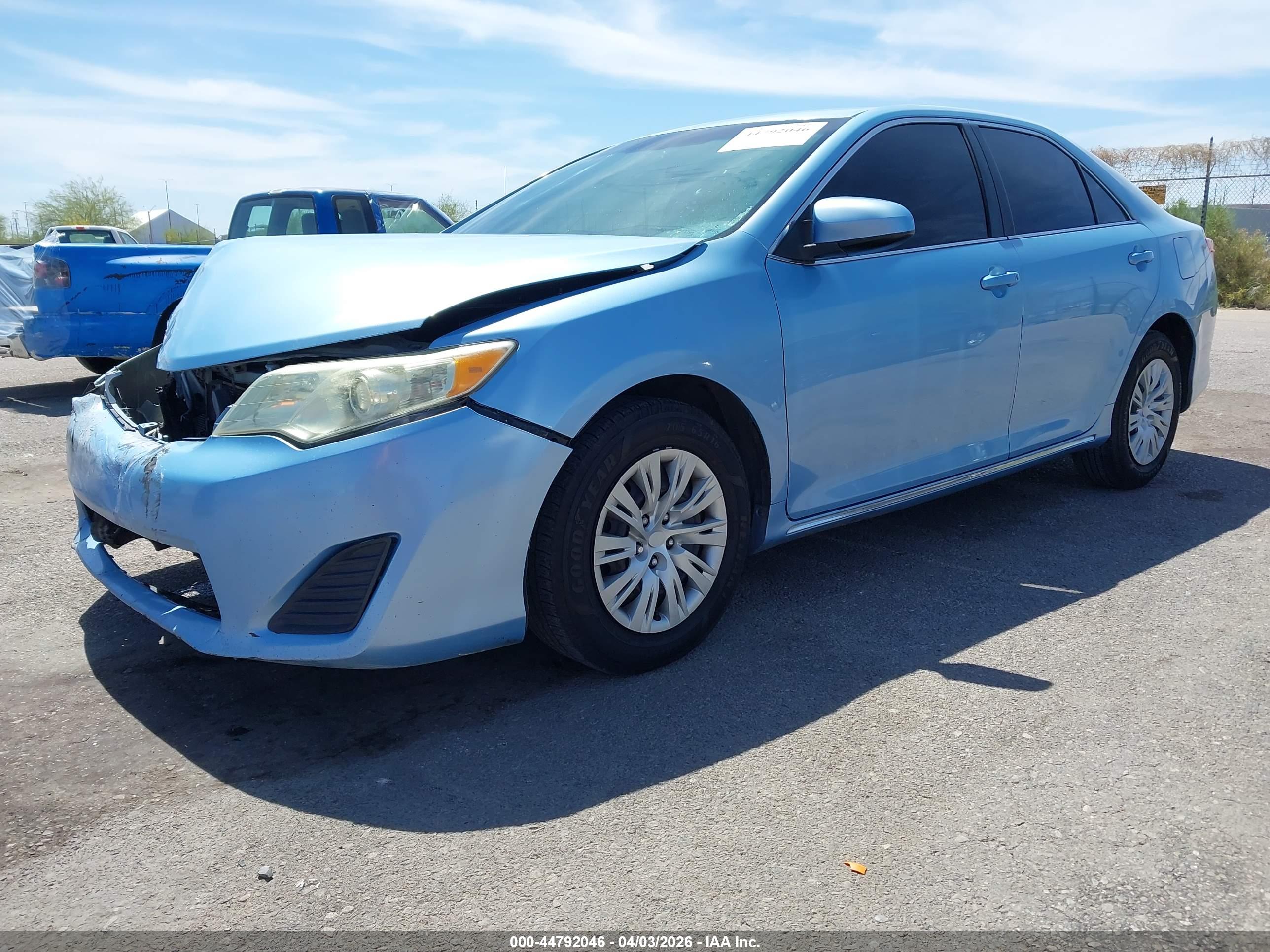 TOYOTA CAMRY image 2